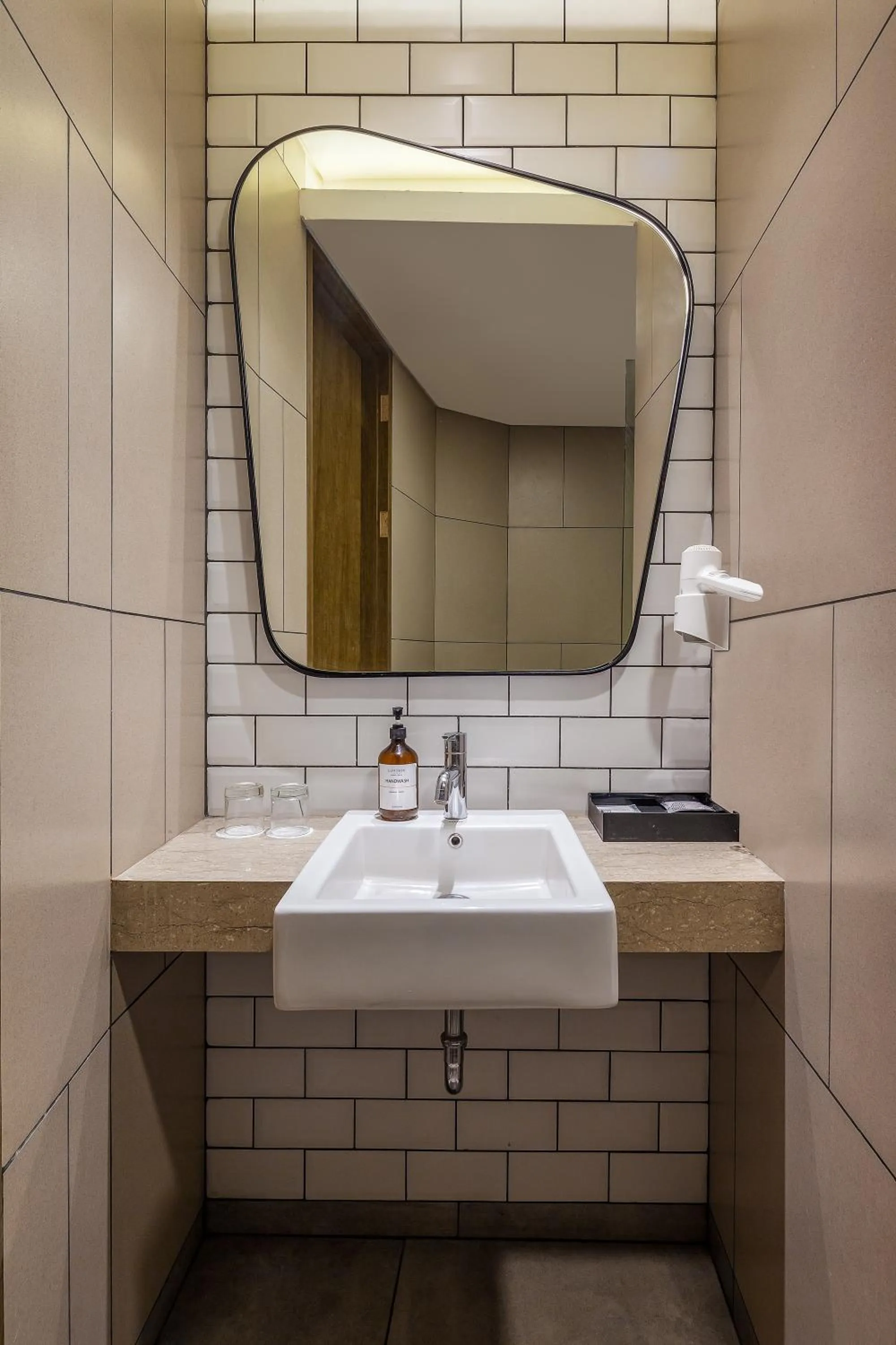 Bathroom in Luminor Hotel Purwokerto By WH