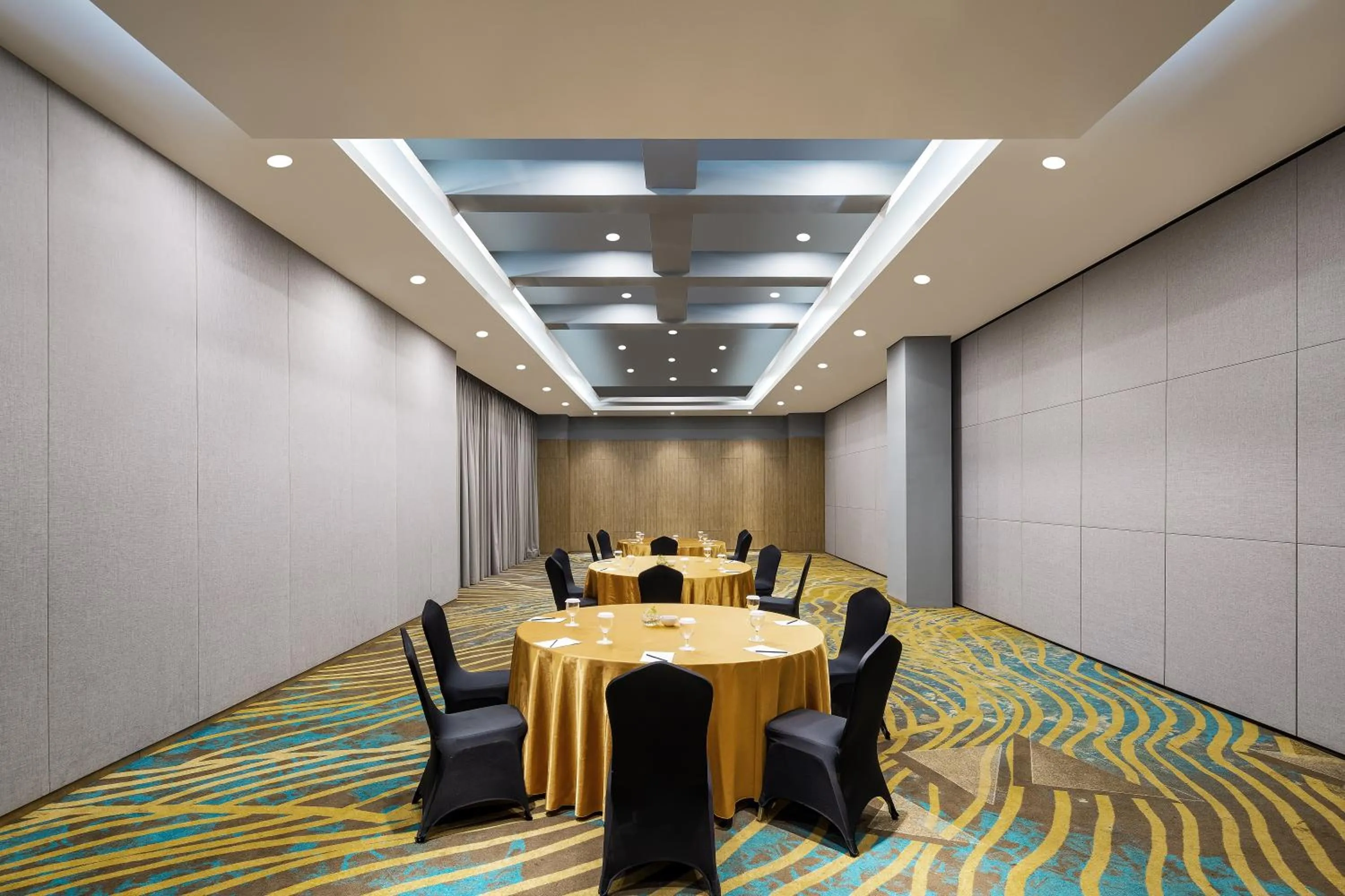 Meeting/conference room in Luminor Hotel Purwokerto By WH