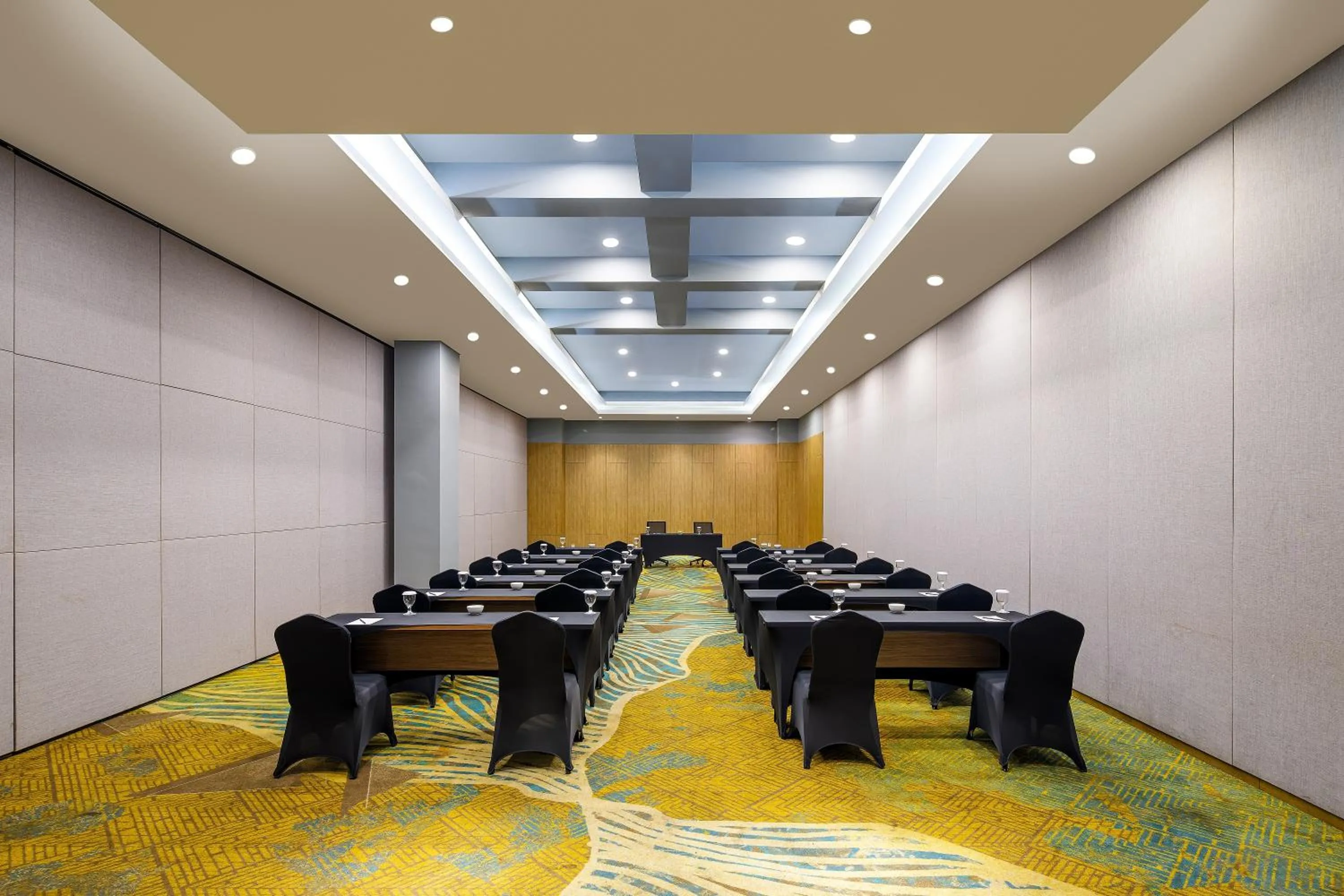 Meeting/conference room in Luminor Hotel Purwokerto By WH