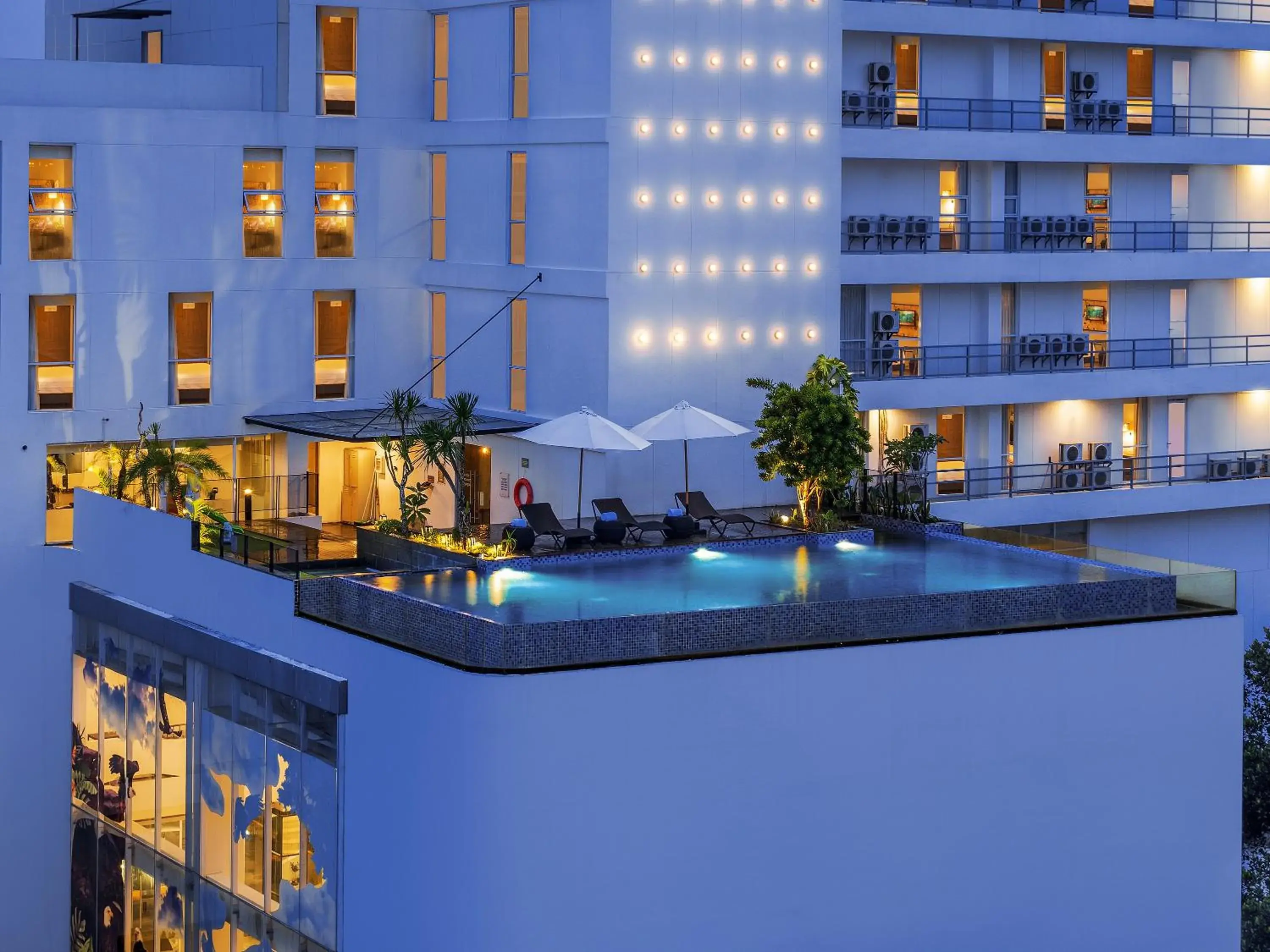 Swimming pool in Luminor Hotel Purwokerto By WH Swimming pool in Luminor Hotel Purwokerto By WH