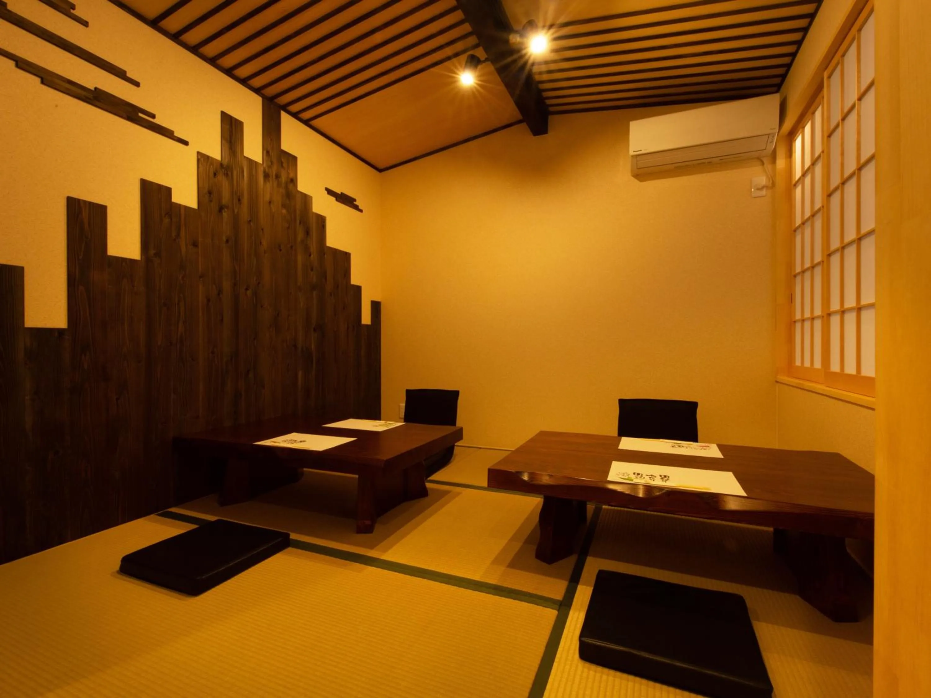 Restaurant/places to eat in Guest House Suzumeno Kakurembo