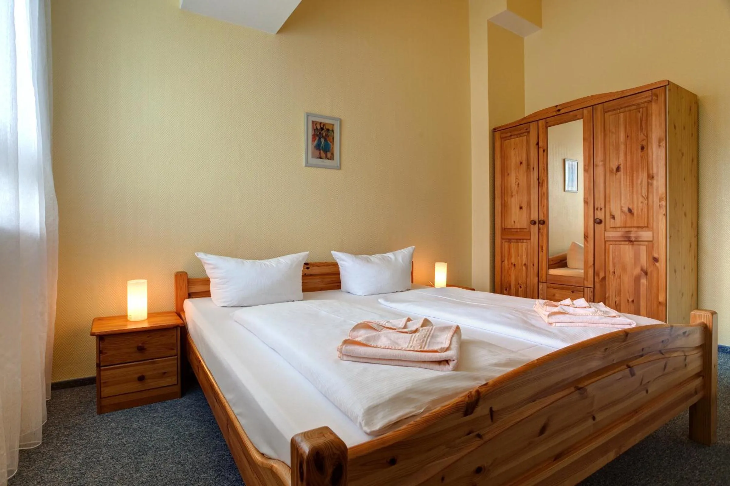 Photo of the whole room, Bed in Hotel Atlantic