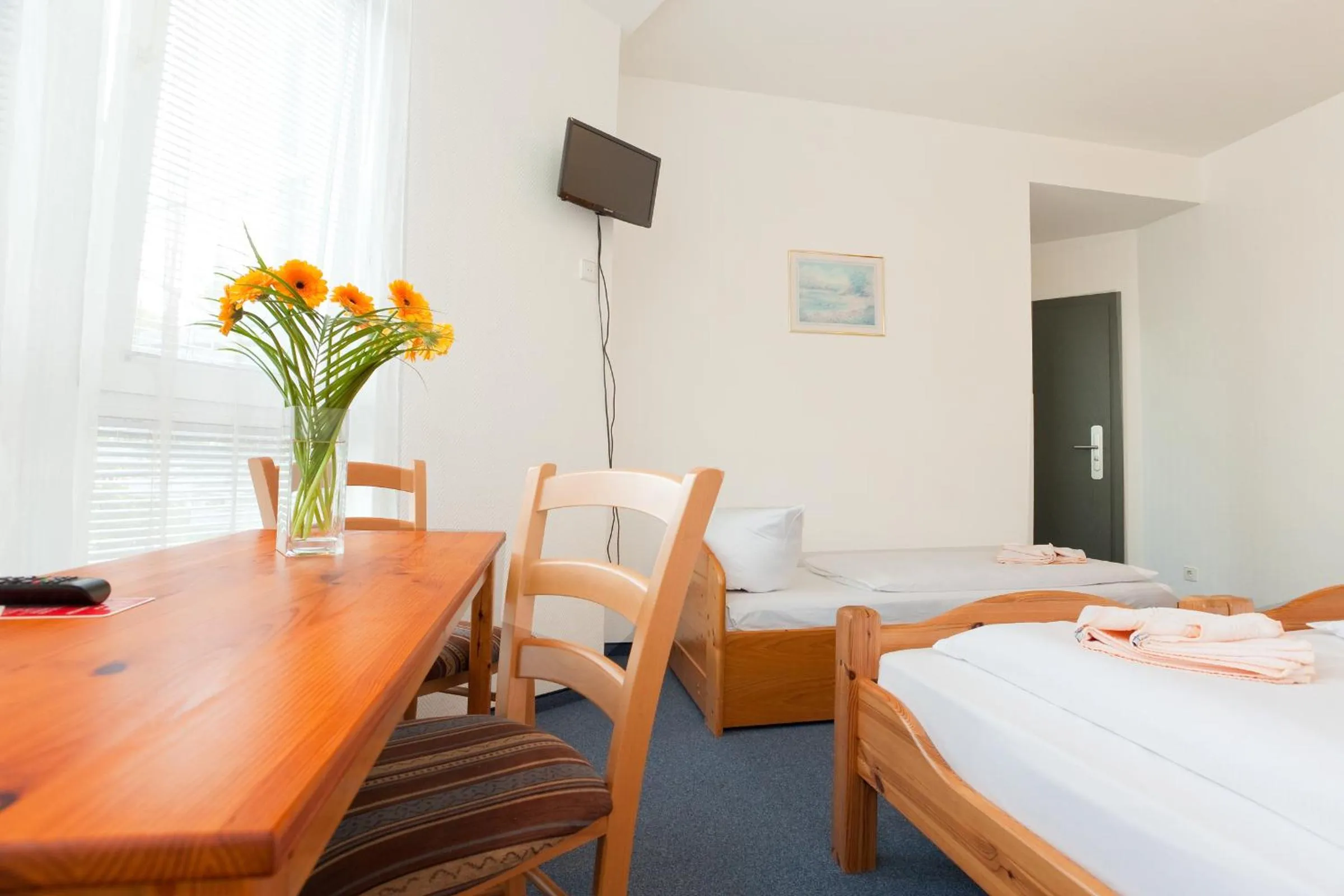 Photo of the whole room, Bed in Hotel Atlantic