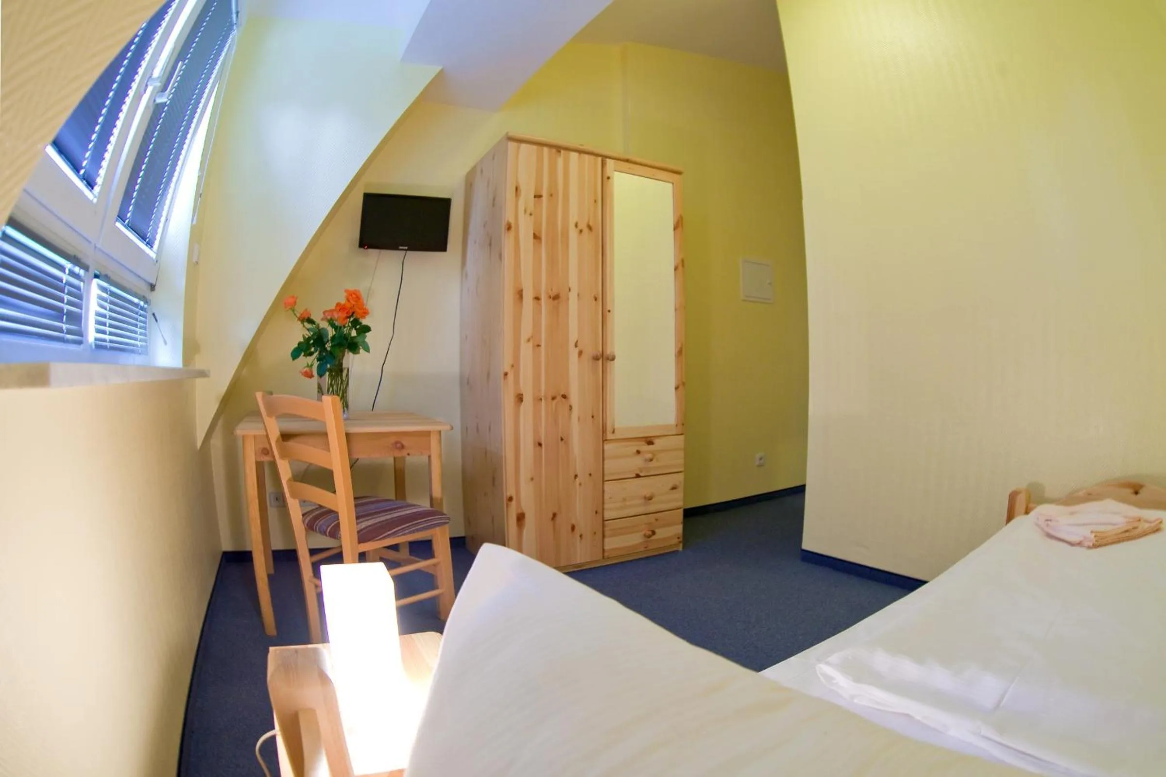 Photo of the whole room, Bed in Hotel Atlantic