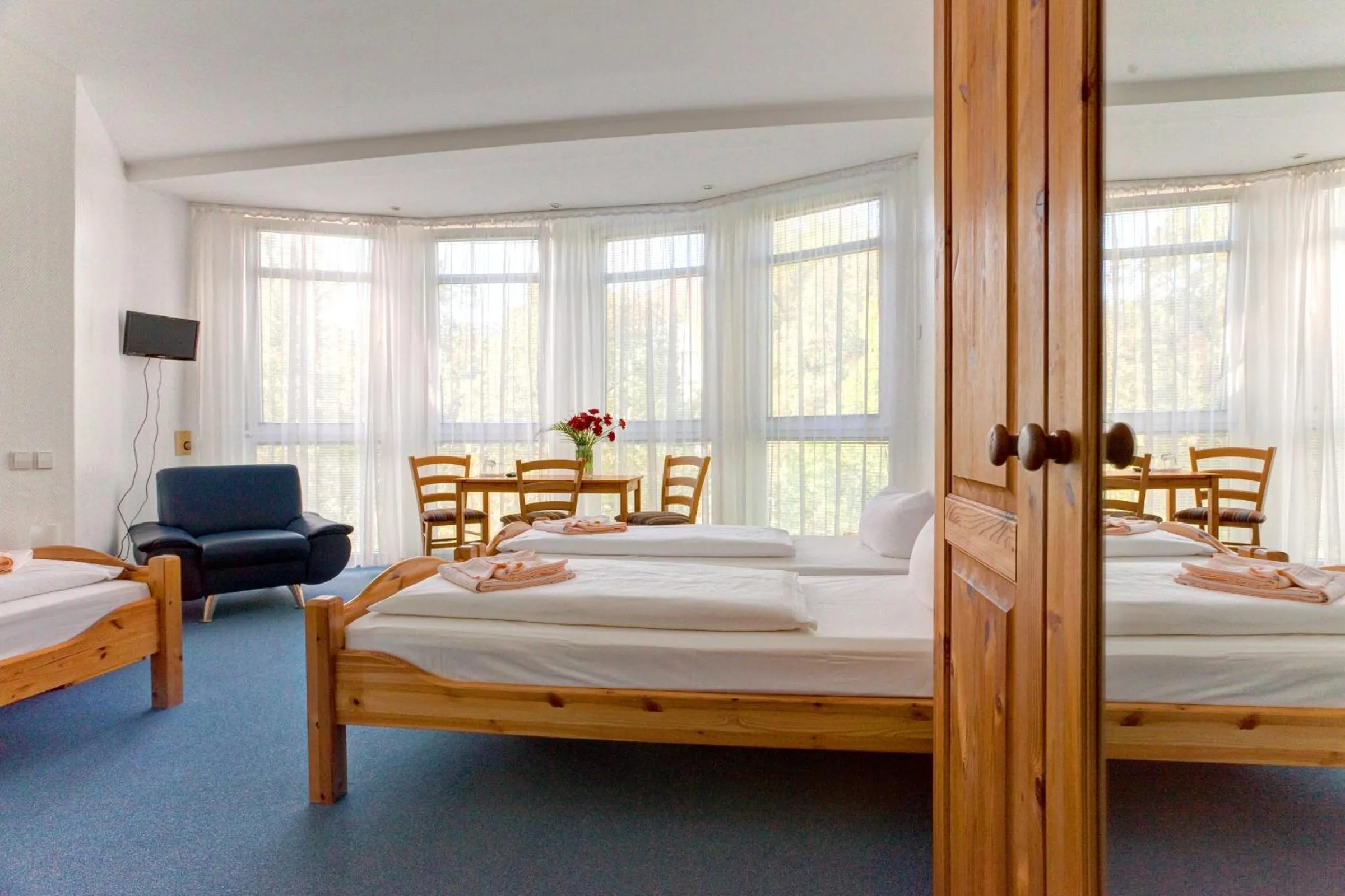 Photo of the whole room, Bed in Hotel Atlantic