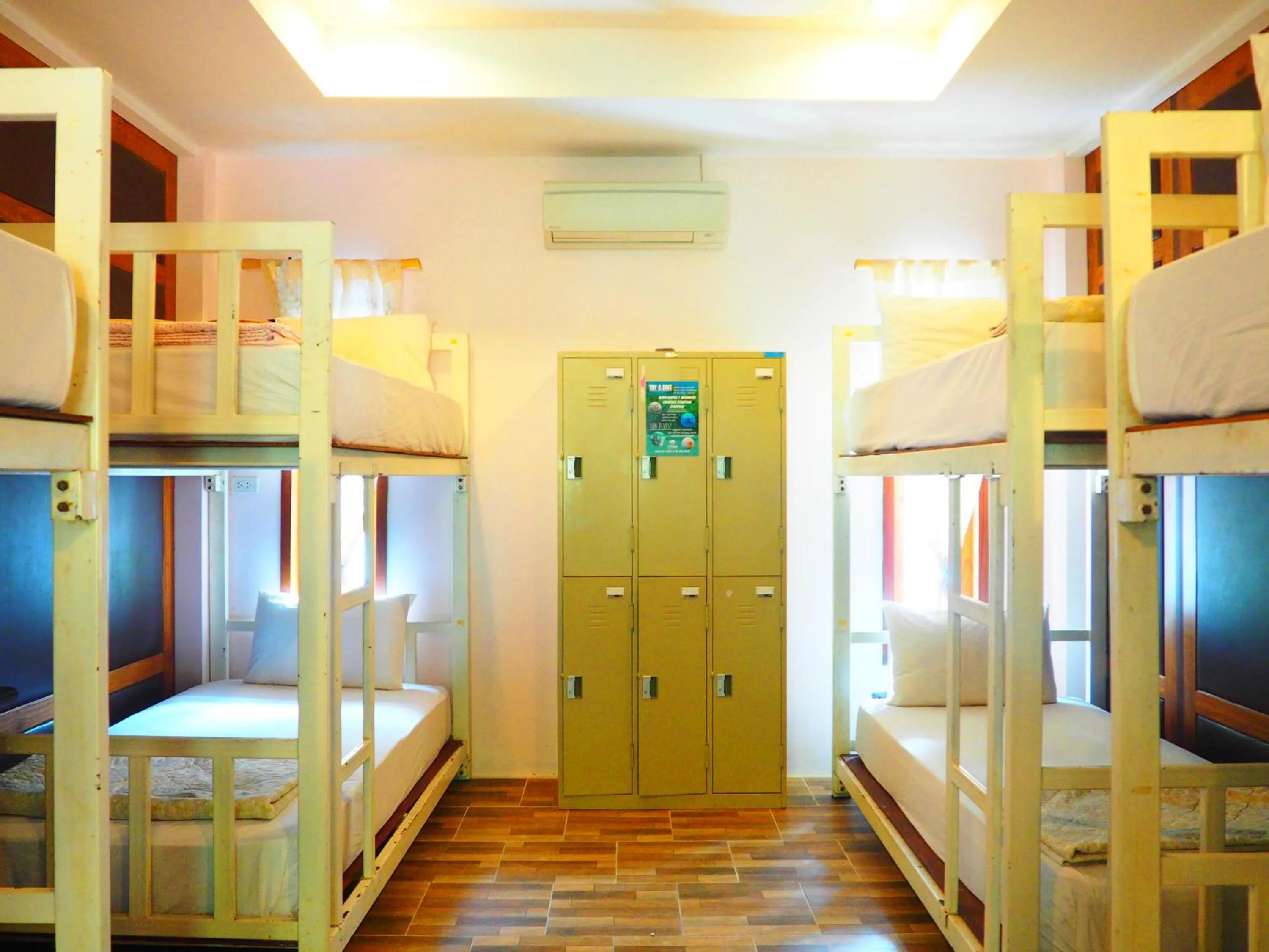 Bed in Seashell Resort Hostel Koh Tao