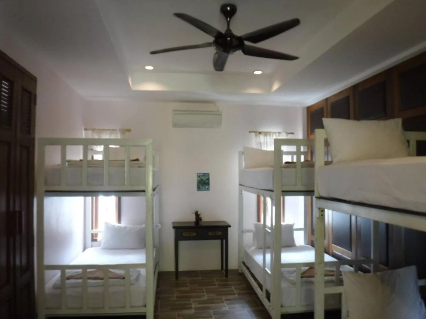 bunk bed, Bed in Seashell Resort Hostel Koh Tao