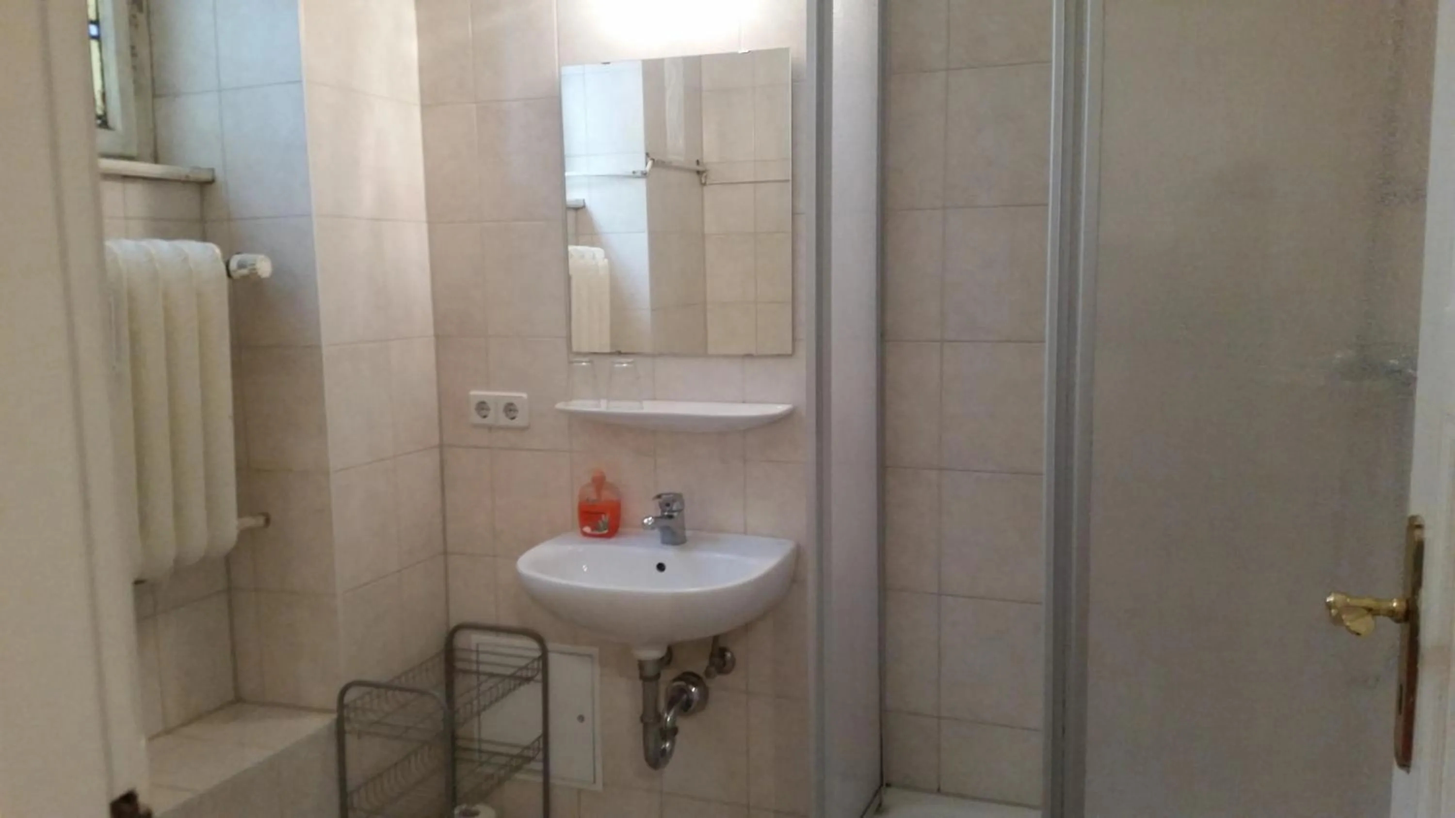 Bathroom in Hotel Pension Kima