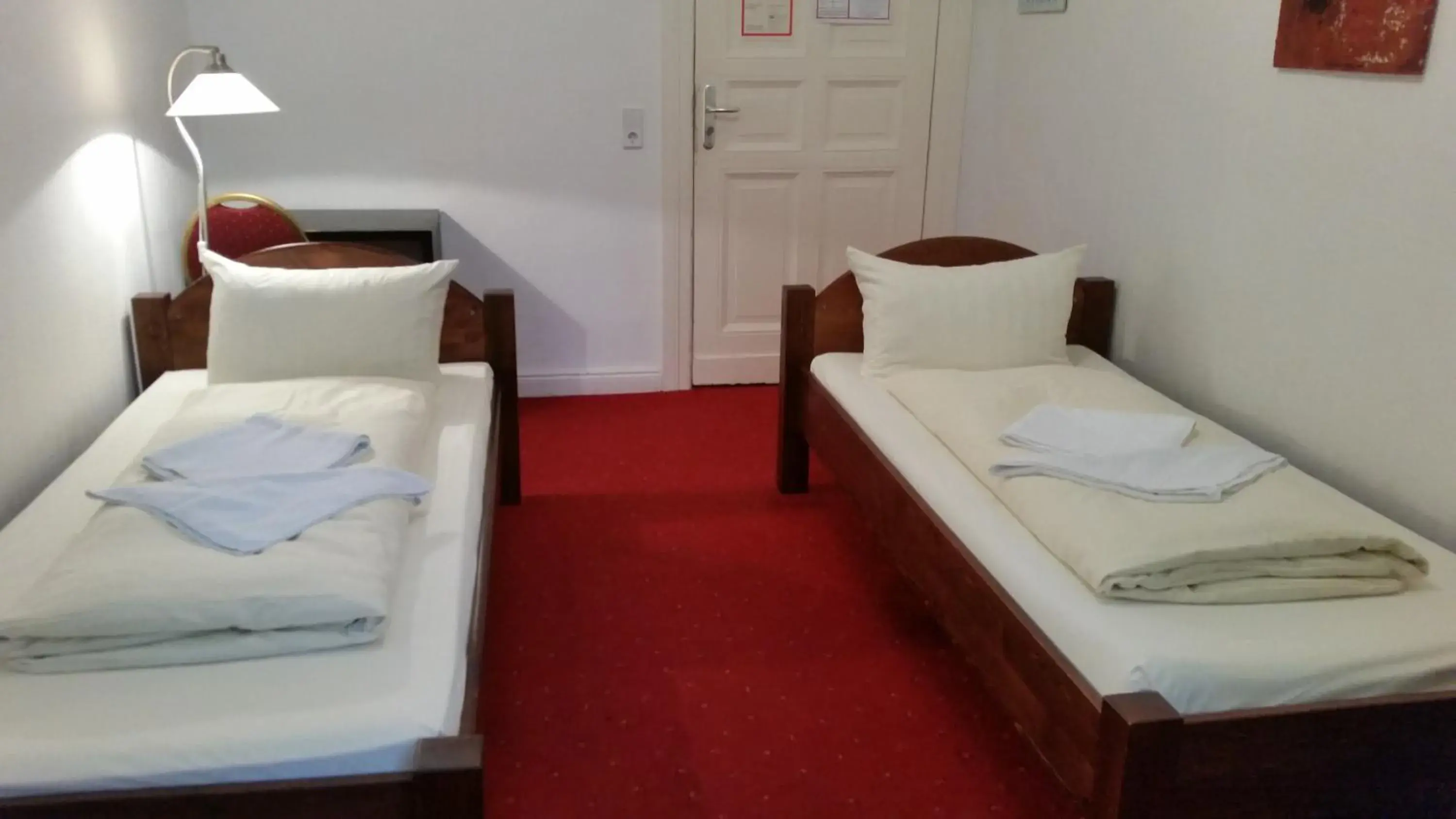 Twin Room in Hotel Pension Kima Twin Room in Hotel Pension Kima