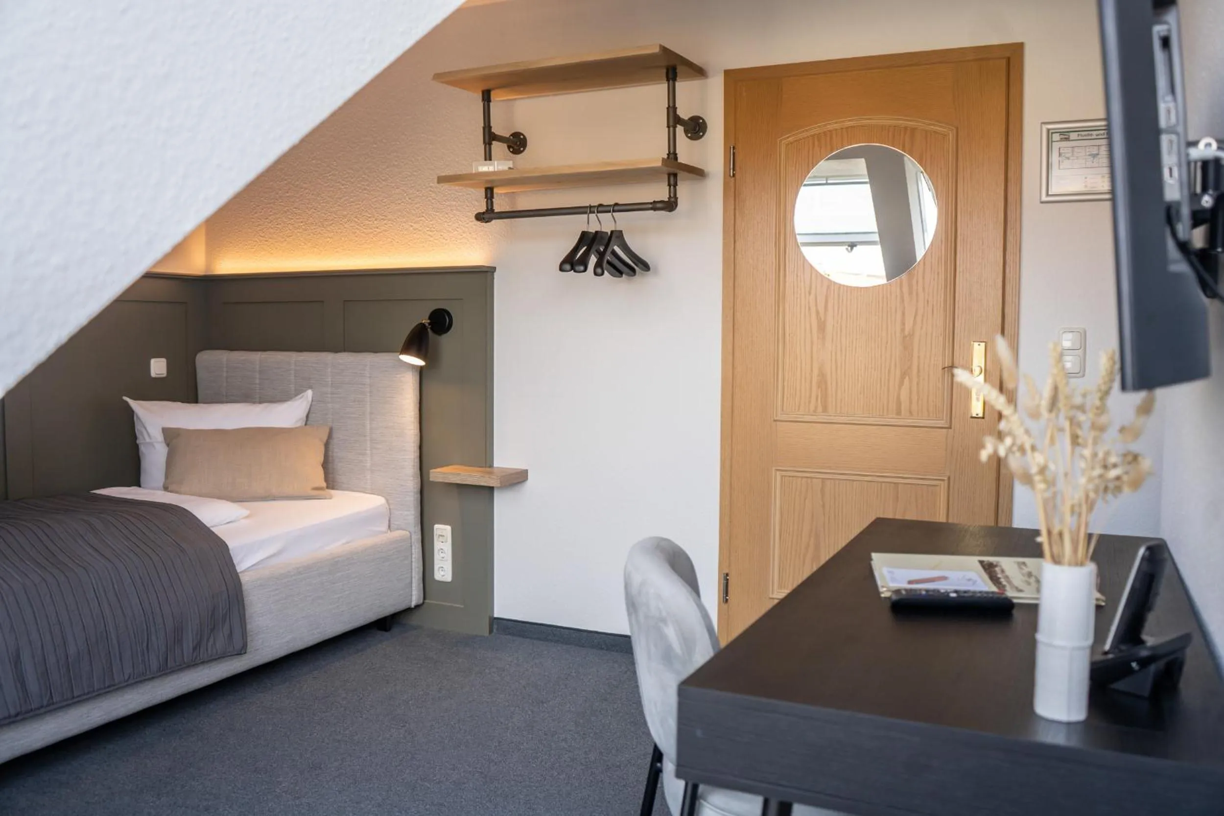 Photo of the whole room, Bed in Hotel & Restaurant Am Alten Rhin