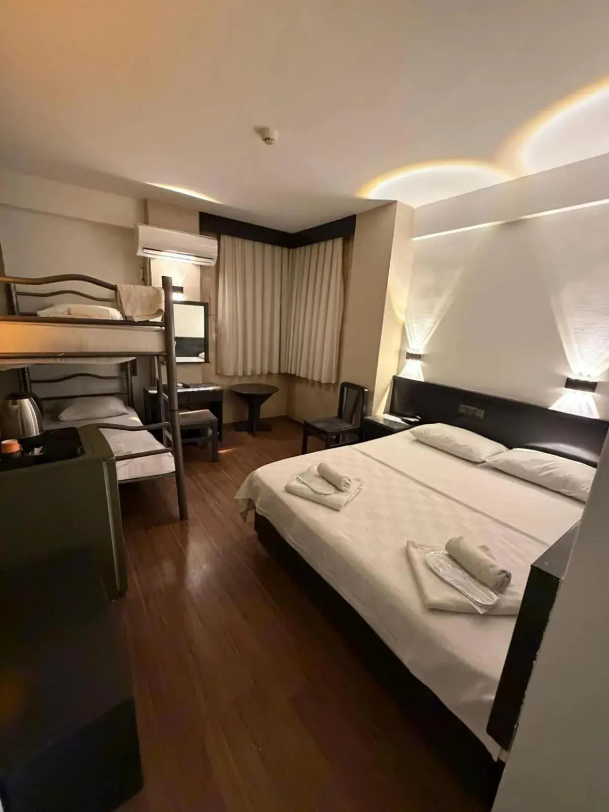 Photo of the whole room, Bed in Hotel Güleryüz 2 Photo of the whole room, Bed in Hotel Güleryüz 2