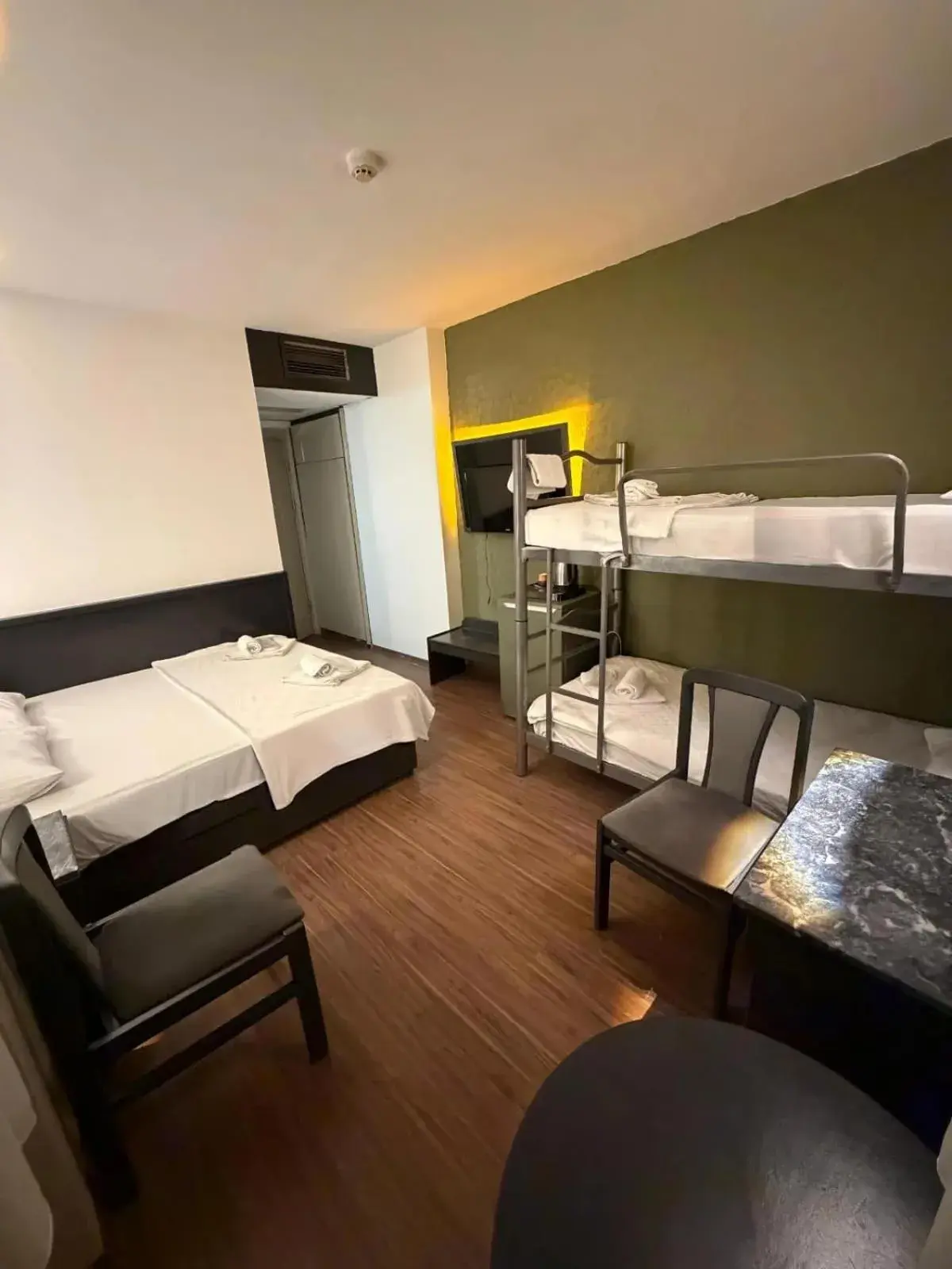 Photo of the whole room, Bed in Hotel Güleryüz 2 Photo of the whole room, Bed in Hotel Güleryüz 2