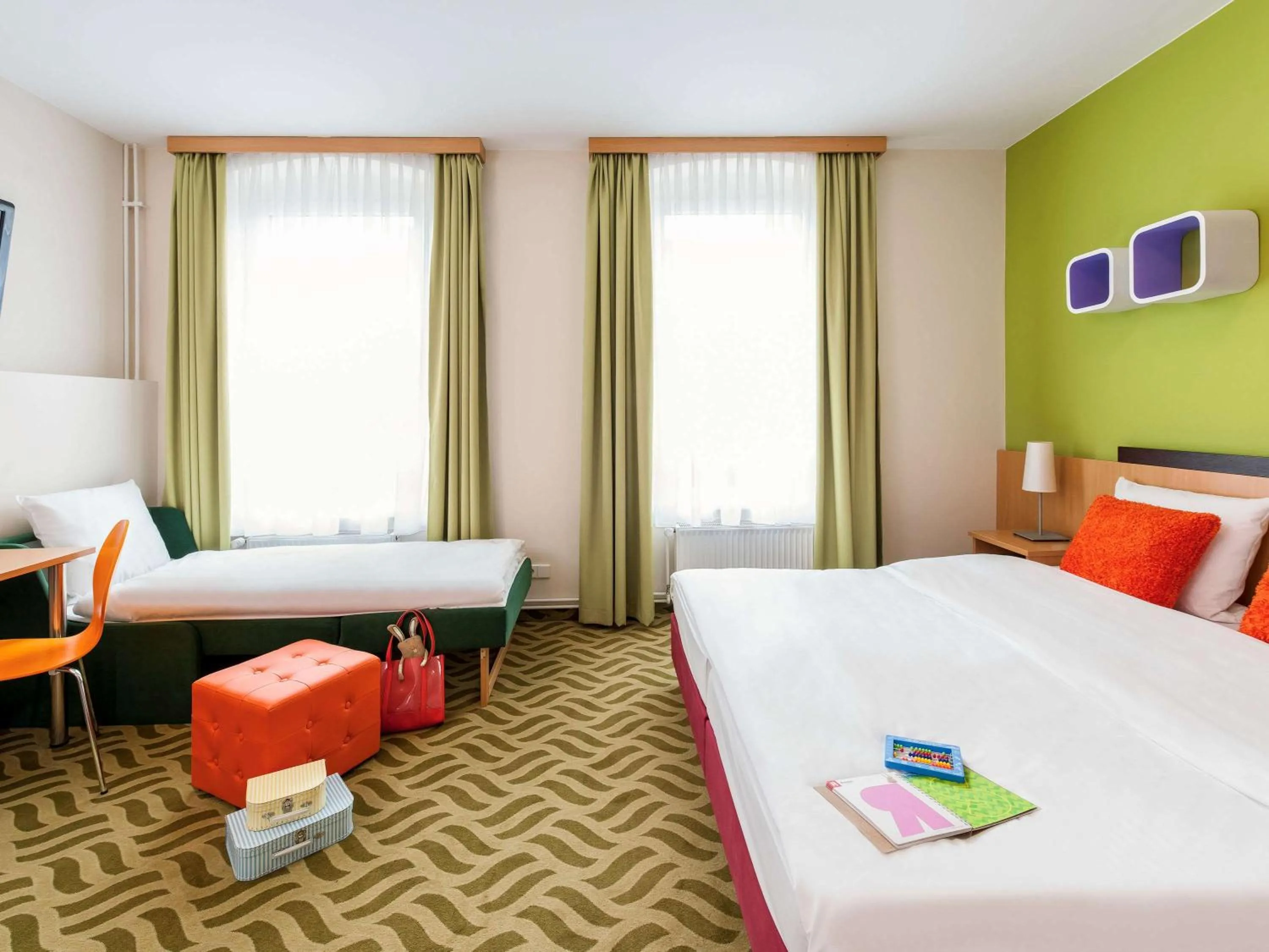 Photo of the whole room in ibis Styles Berlin City Ost