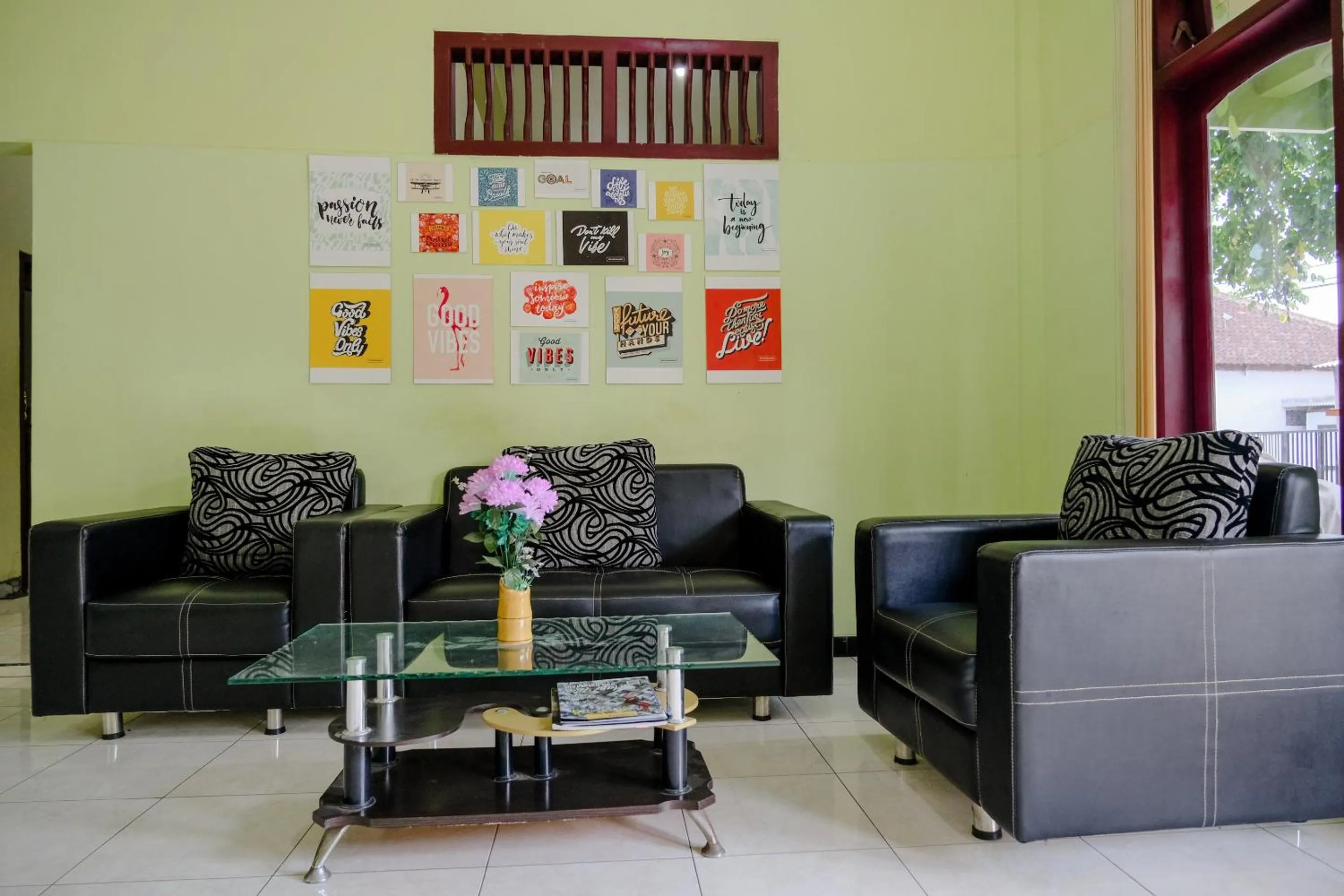 Lobby or reception in OYO Life 2508 Alba Suites Homestay Syariah