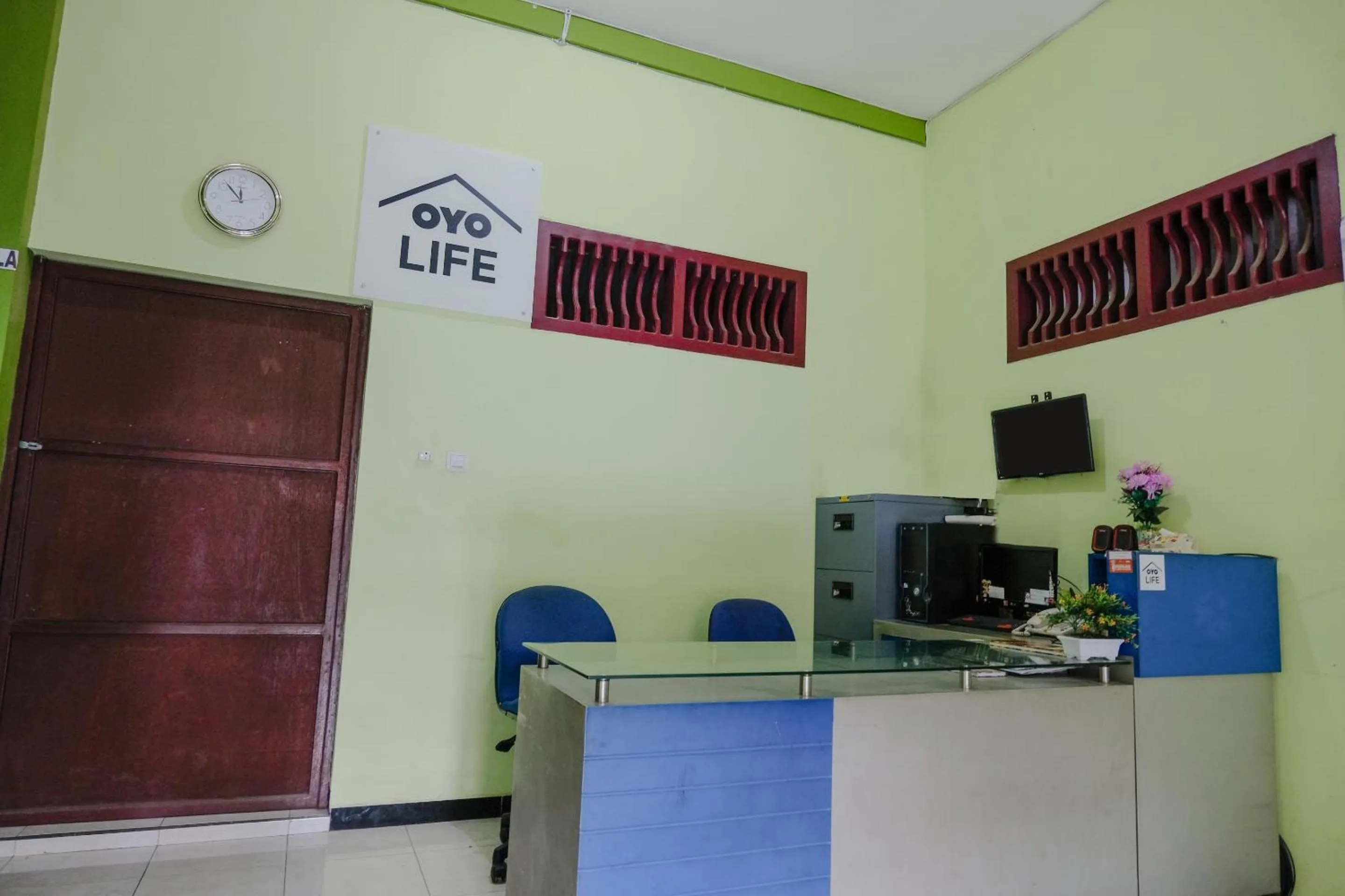 Lobby or reception in OYO Life 2508 Alba Suites Homestay Syariah