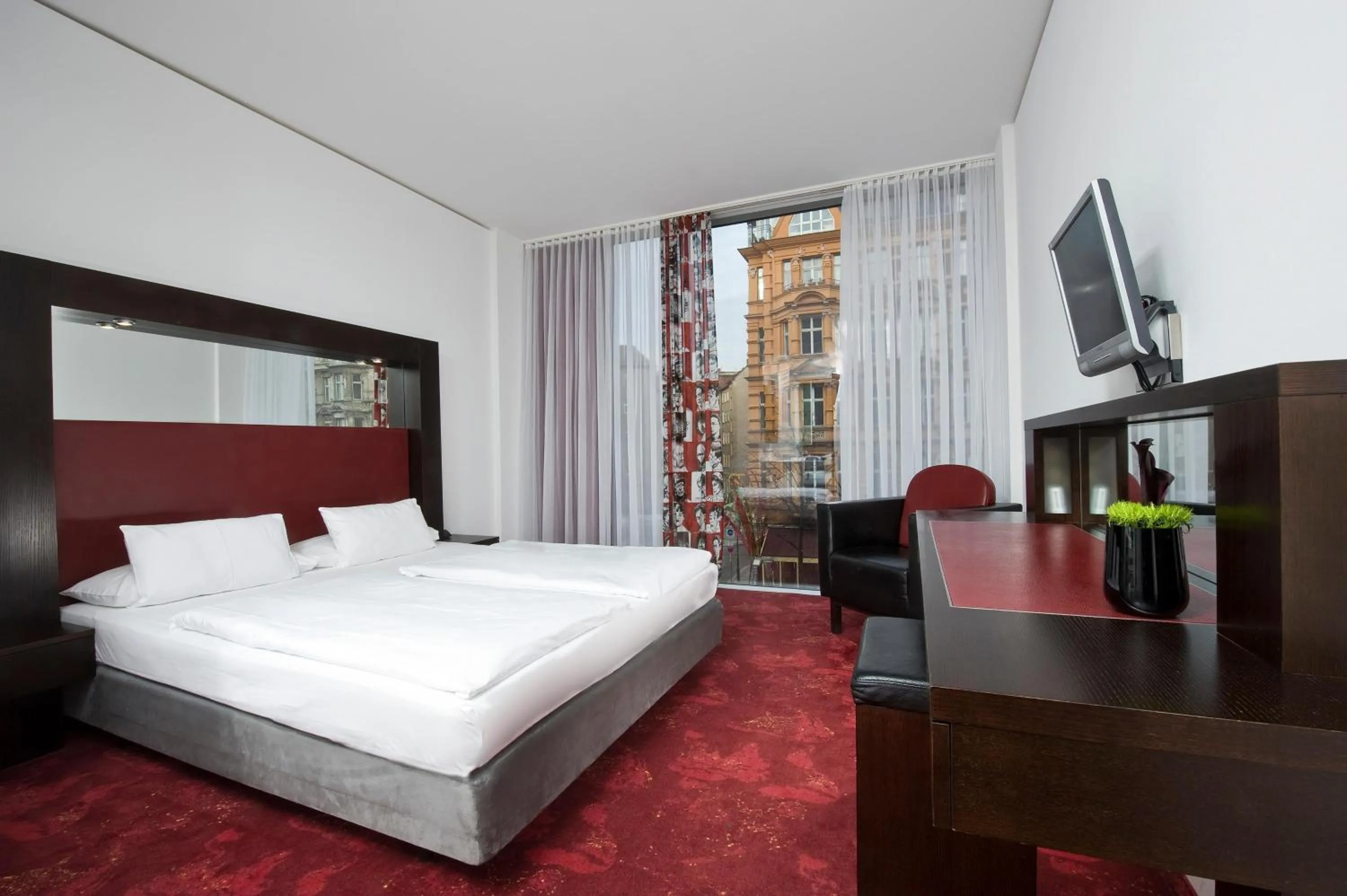 TV and multimedia, Bed in ARCOTEL Velvet Berlin
