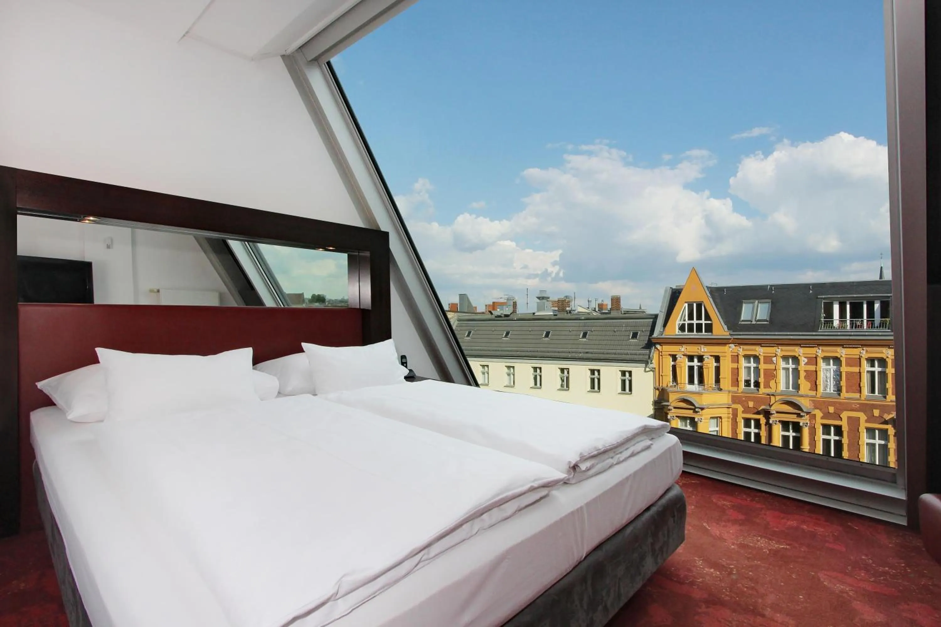 TV and multimedia, Bed in ARCOTEL Velvet Berlin