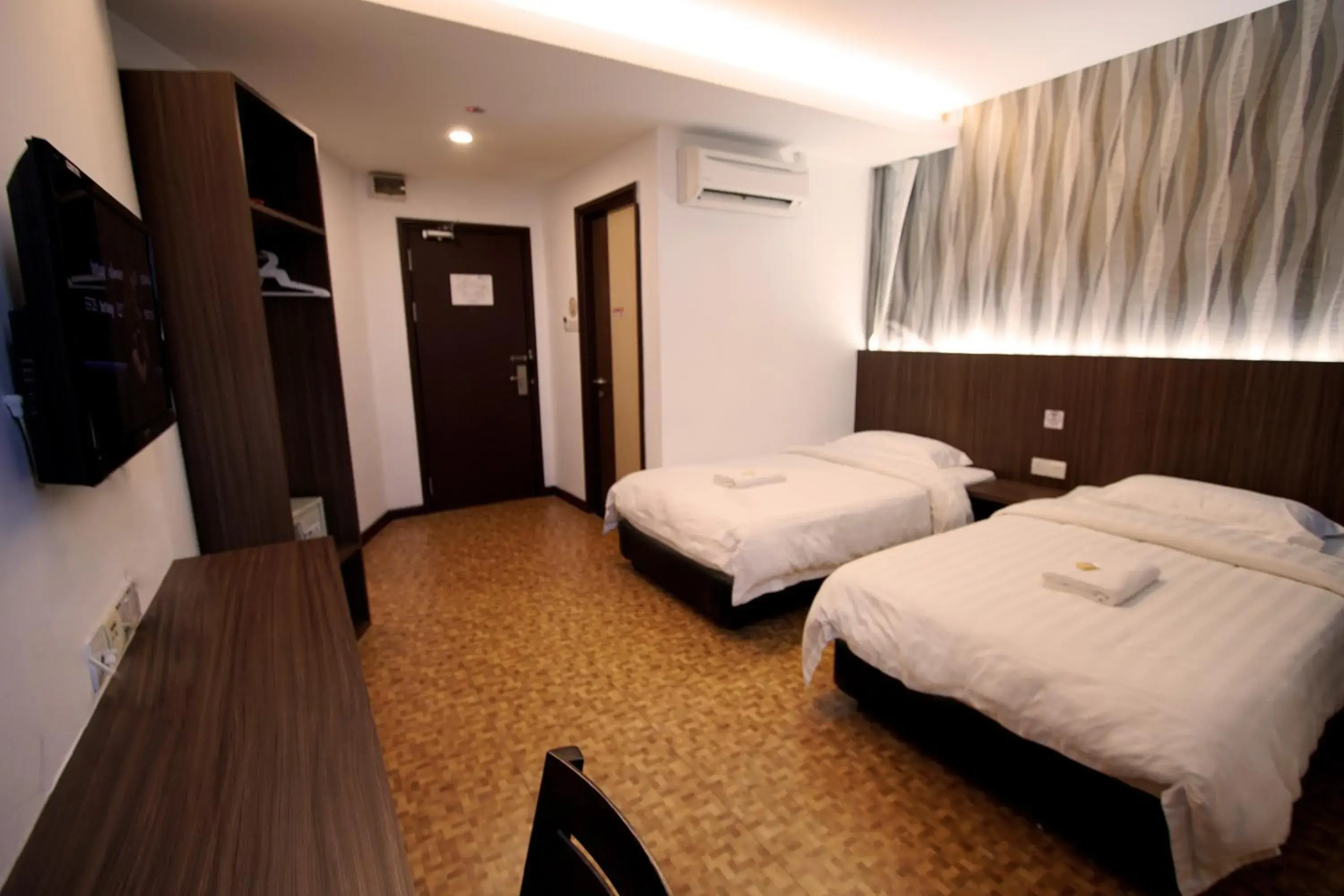 Bed in Pavilion Inn Bed in Pavilion Inn