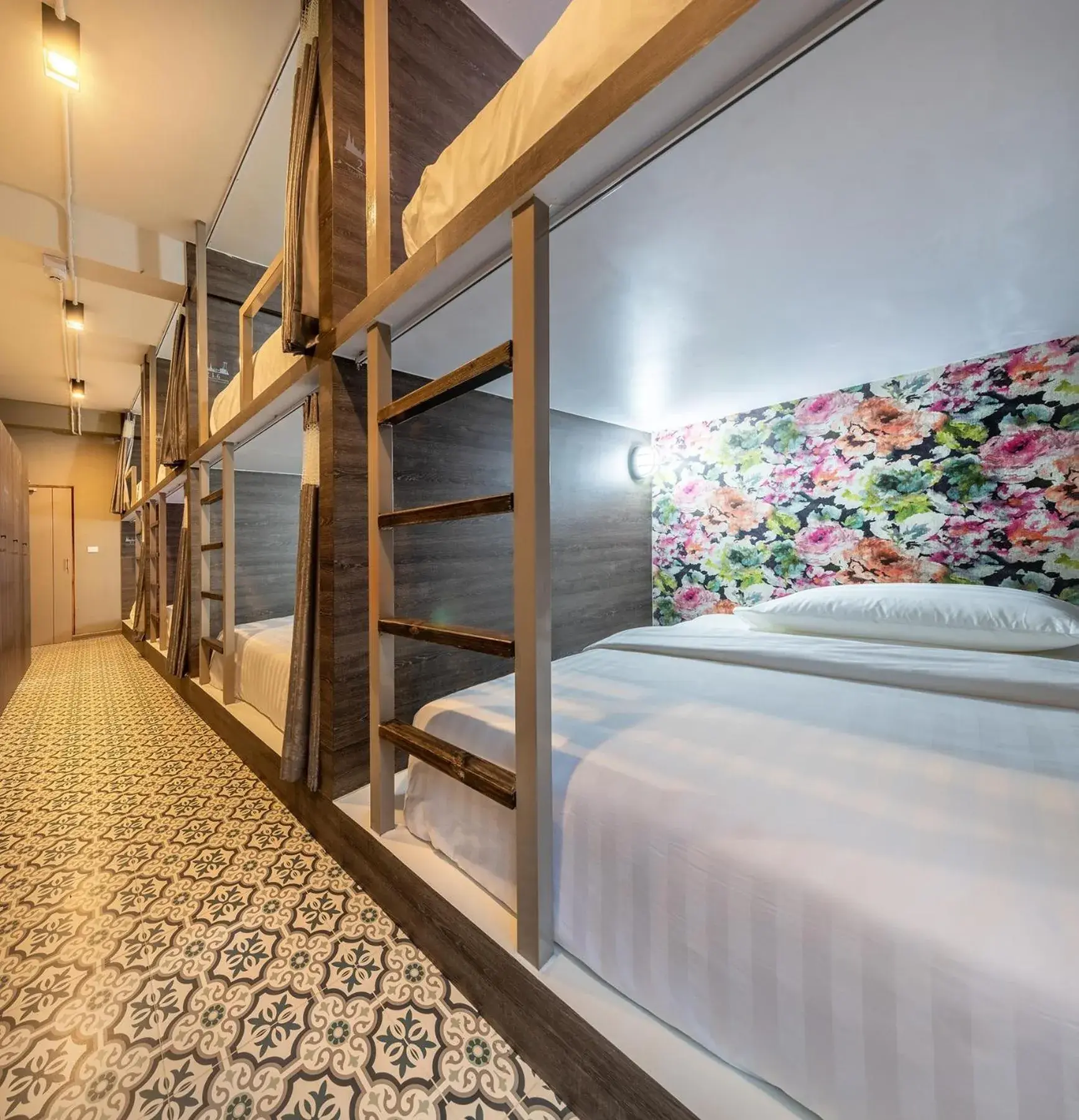 bunk bed, Bed in Happy Station Bangkok bunk bed, Bed in Happy Station Bangkok