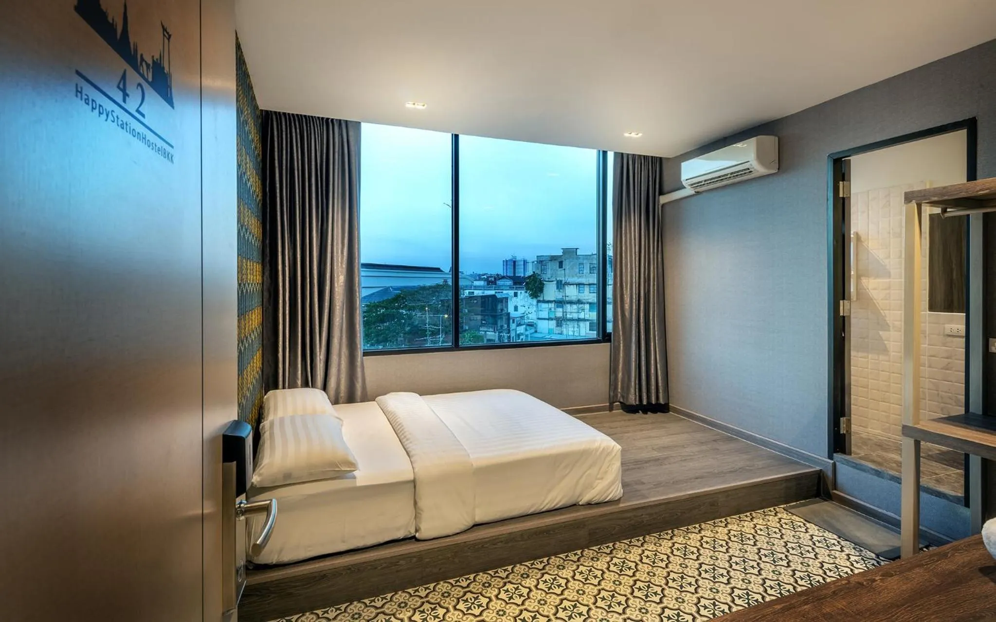 Spring, Bed in Happy Station Bangkok