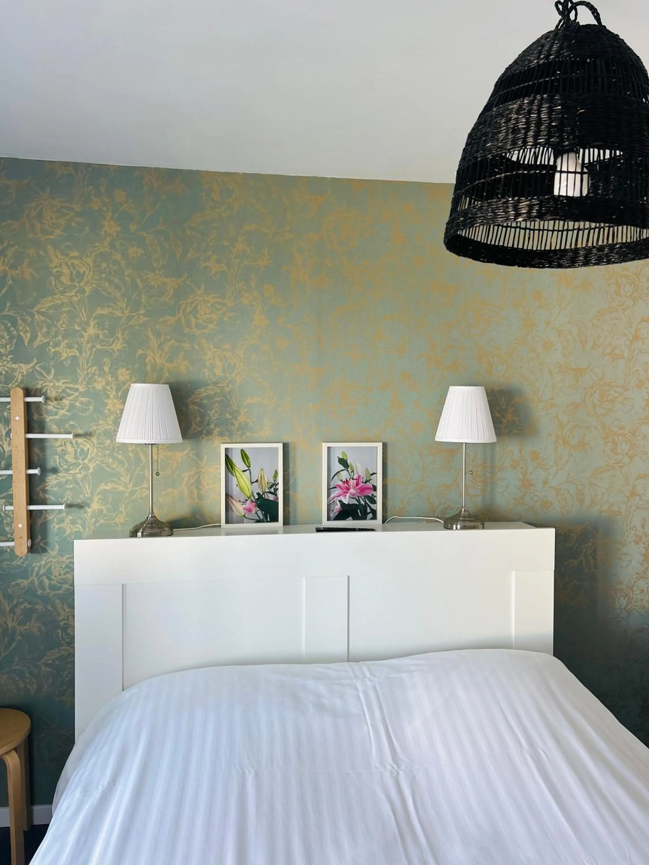 Bed in Hôtel Le Lys