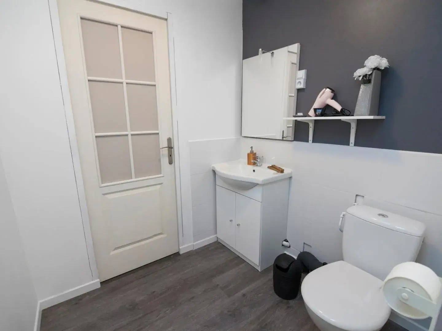 Bathroom in Hôtel Le Lys