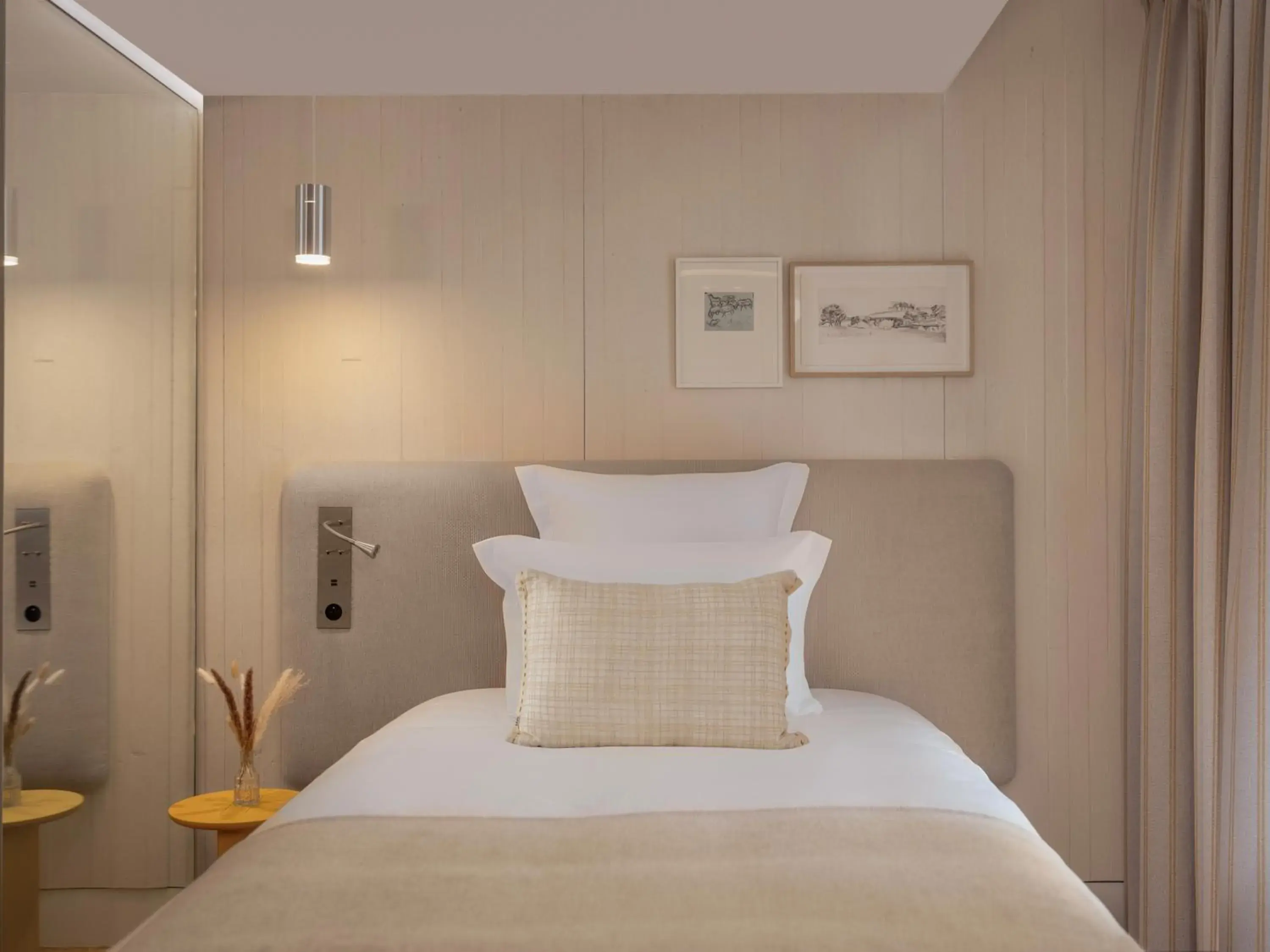 Bed in Hôtel Saint Christophe Aix en Provence Centre Ville Bed in Hôtel Saint Christophe Aix en Provence Centre Ville