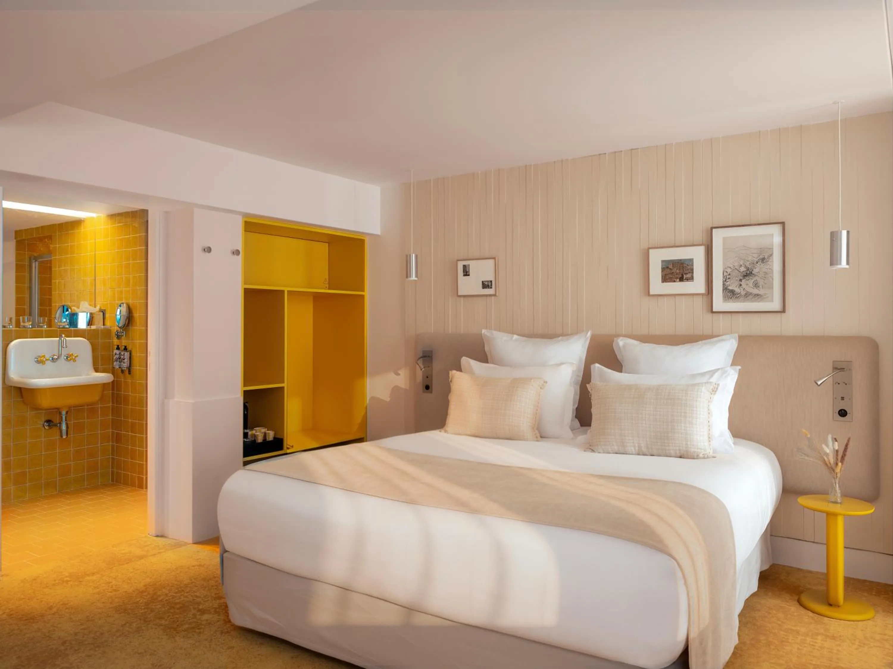 Bedroom, Bed in Hôtel Saint Christophe Aix en Provence Centre Ville