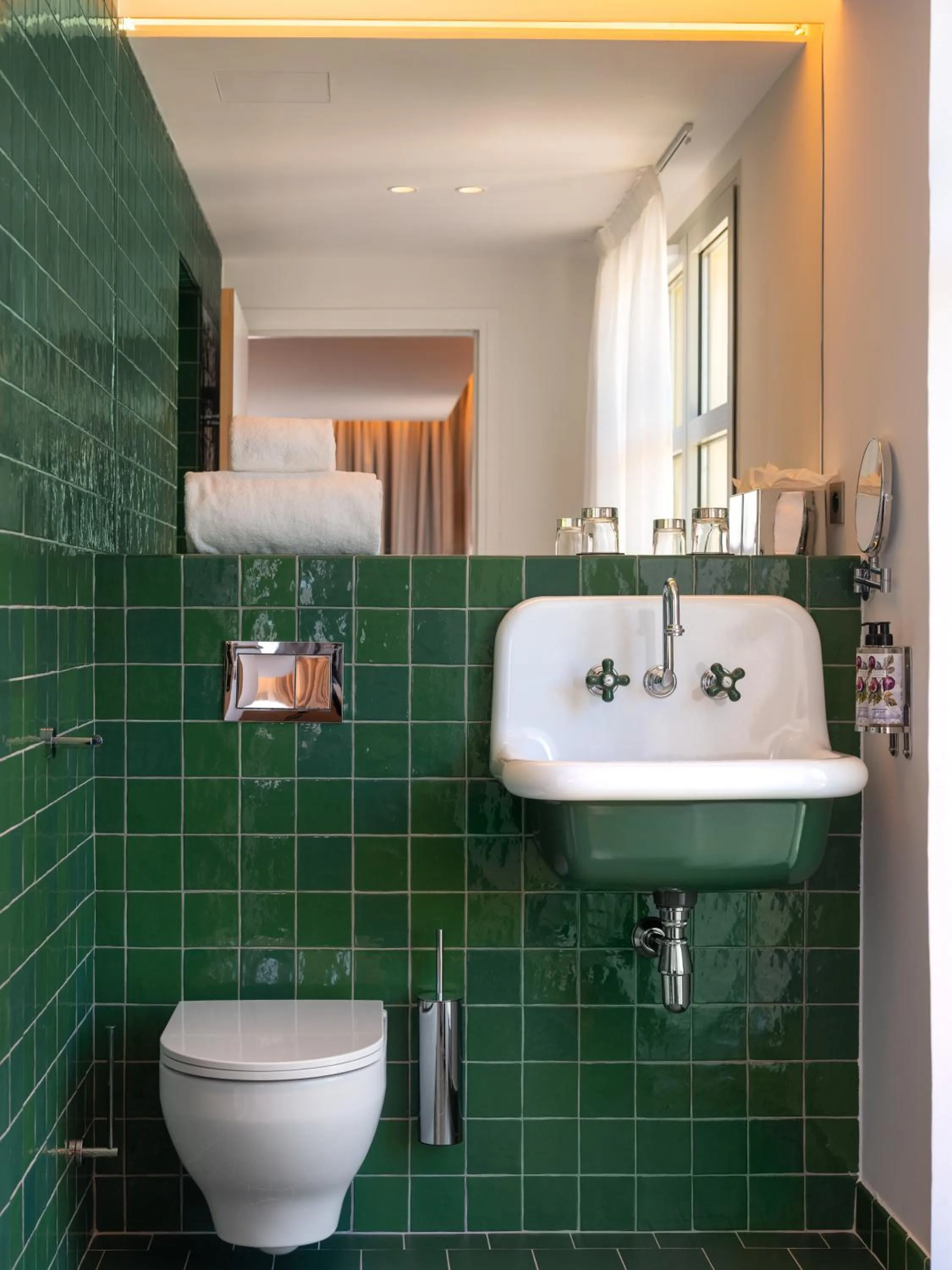 Bathroom in Hôtel Saint Christophe Aix en Provence Centre Ville