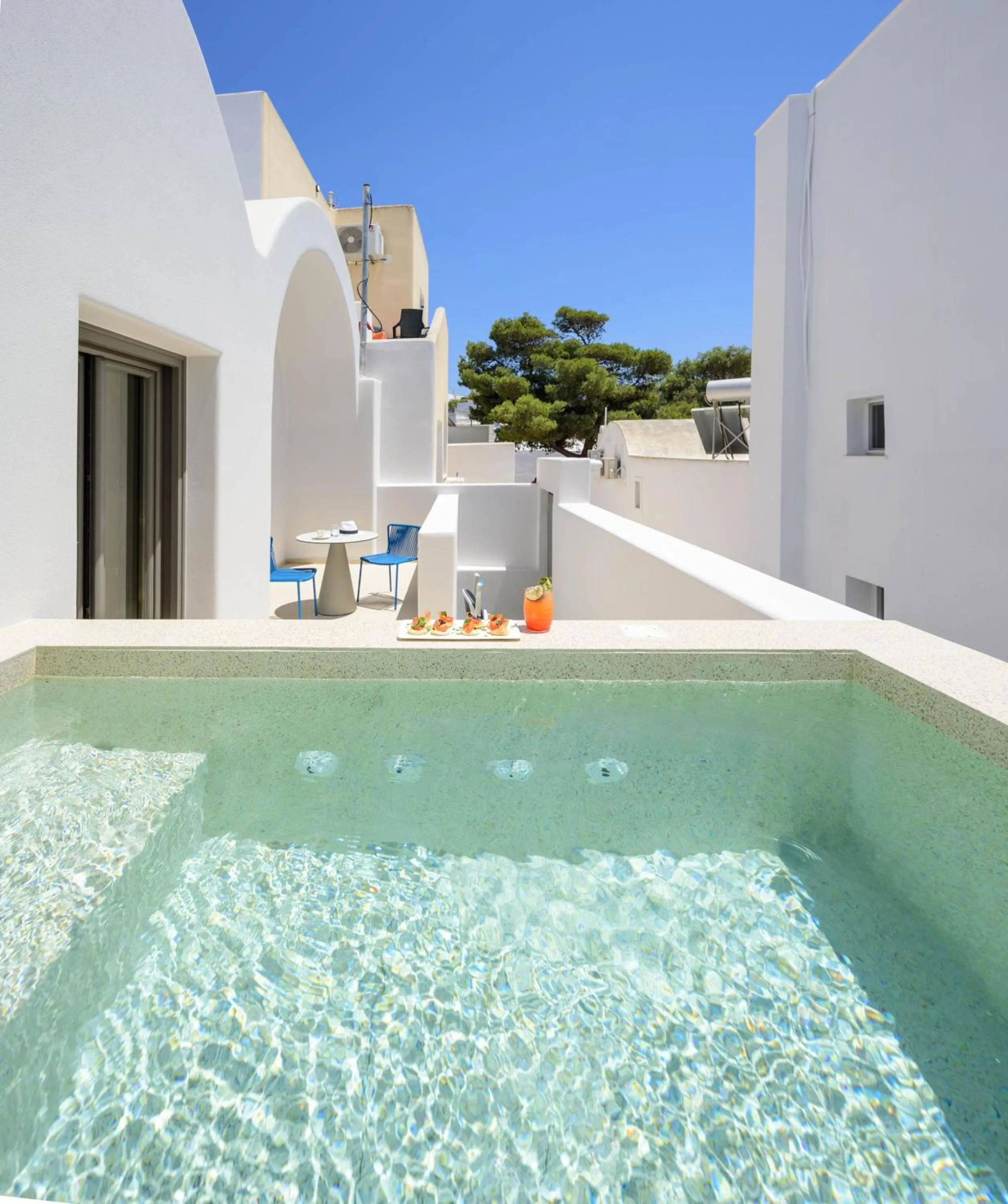 Alleys All-Suite Hotel & Spa