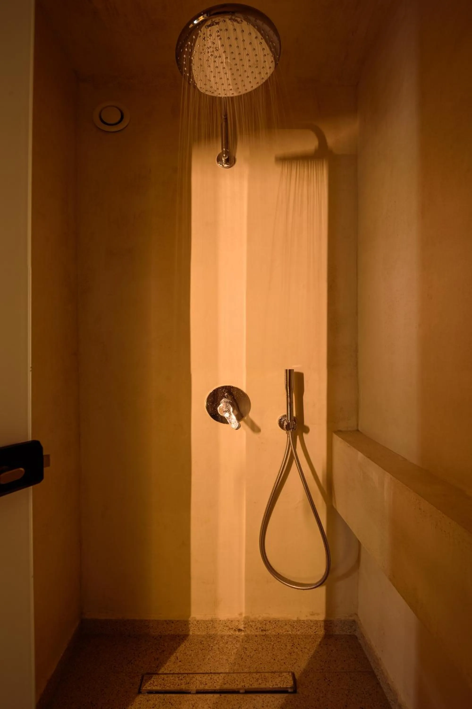 Alleys All-Suite Hotel & Spa