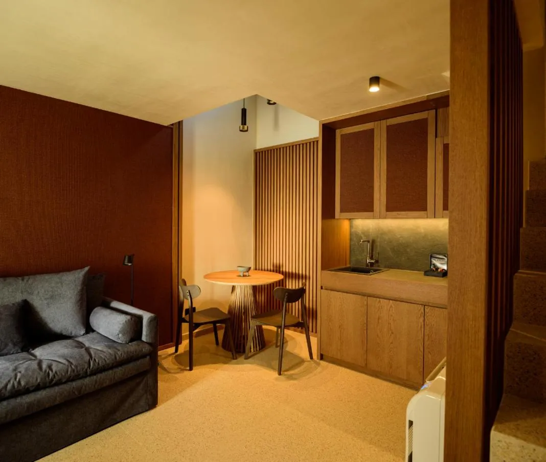 Alleys All-Suite Hotel & Spa