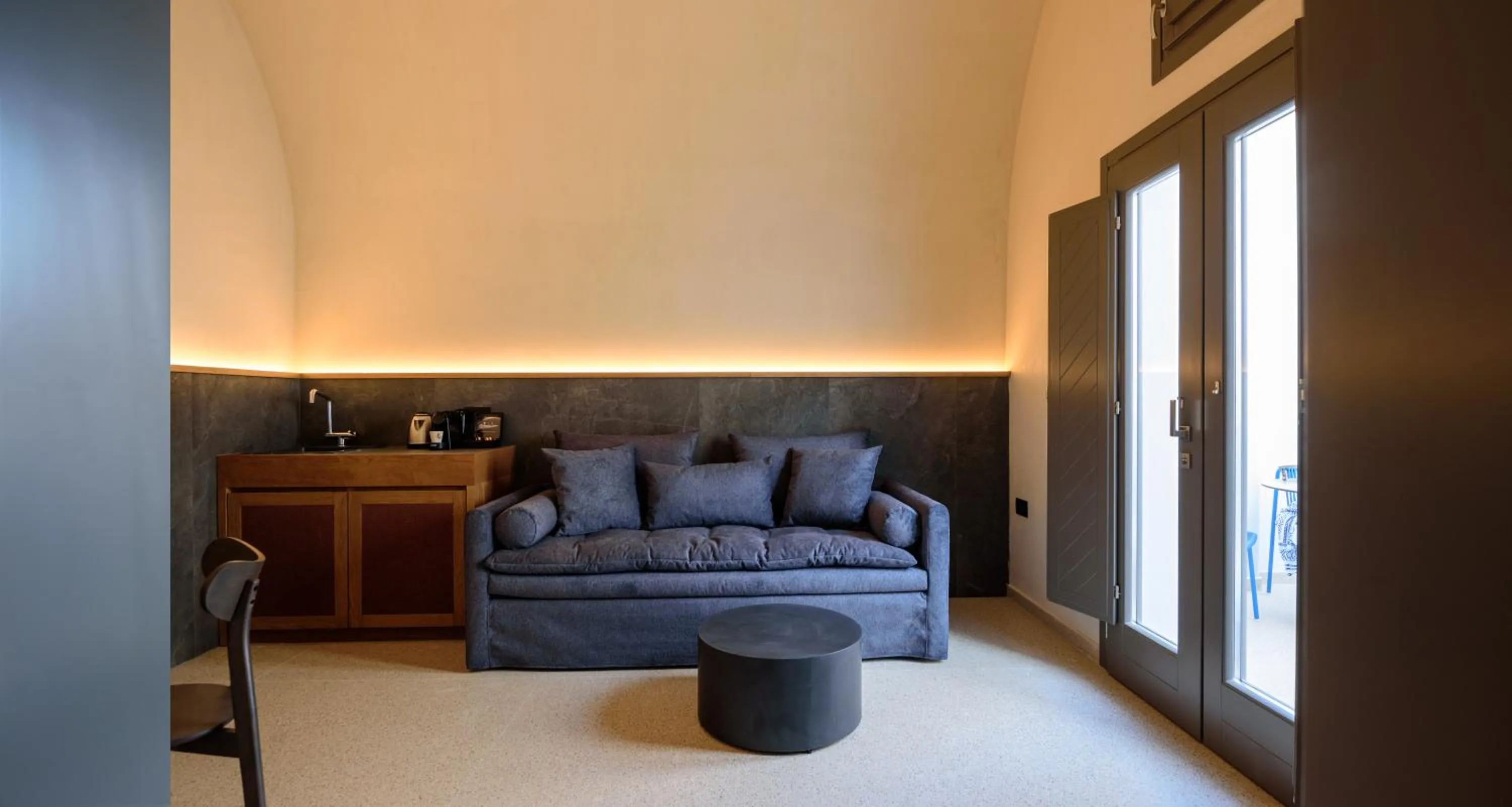 Living room in Alleys All-Suite Hotel & Spa