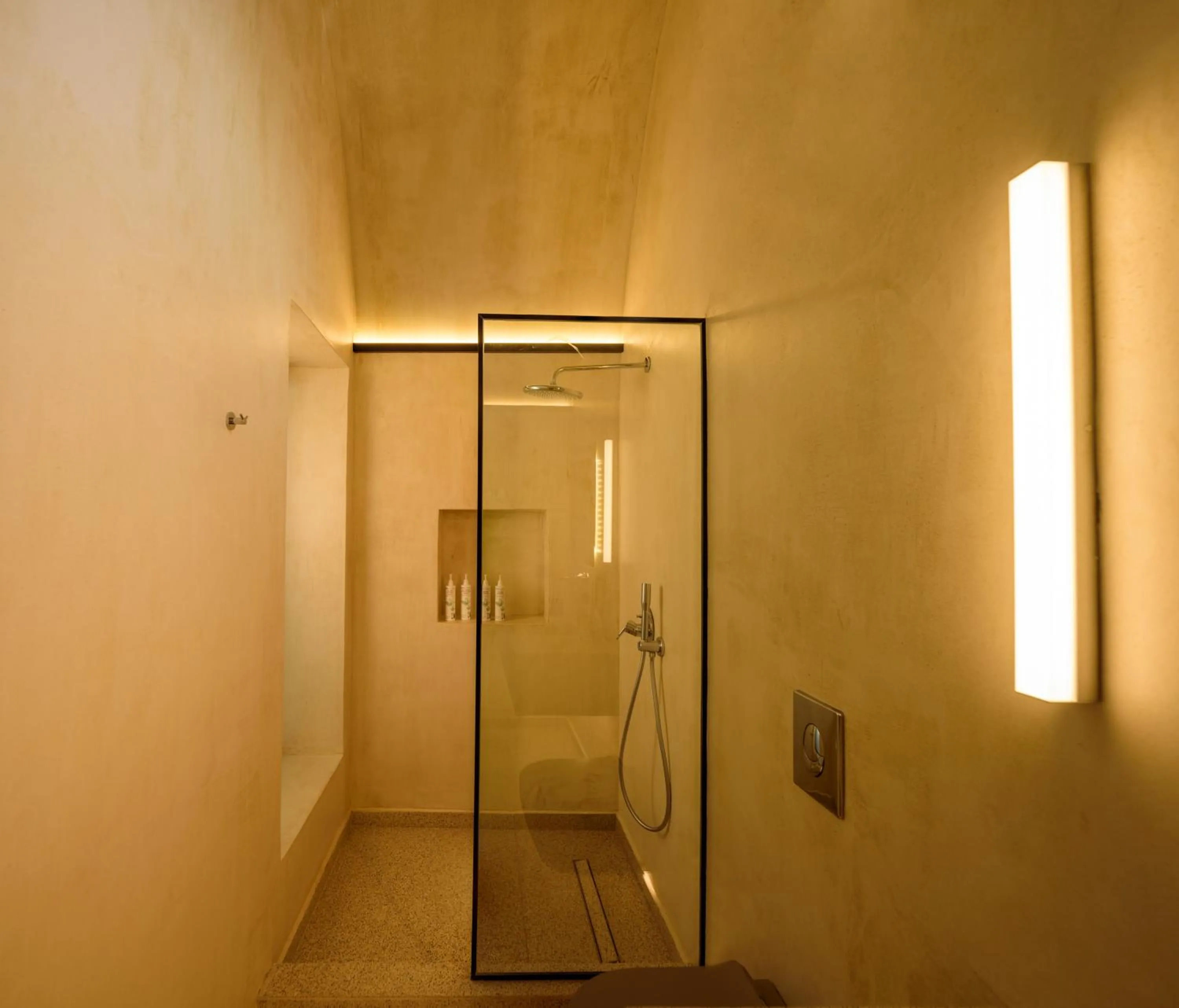 Alleys All-Suite Hotel & Spa