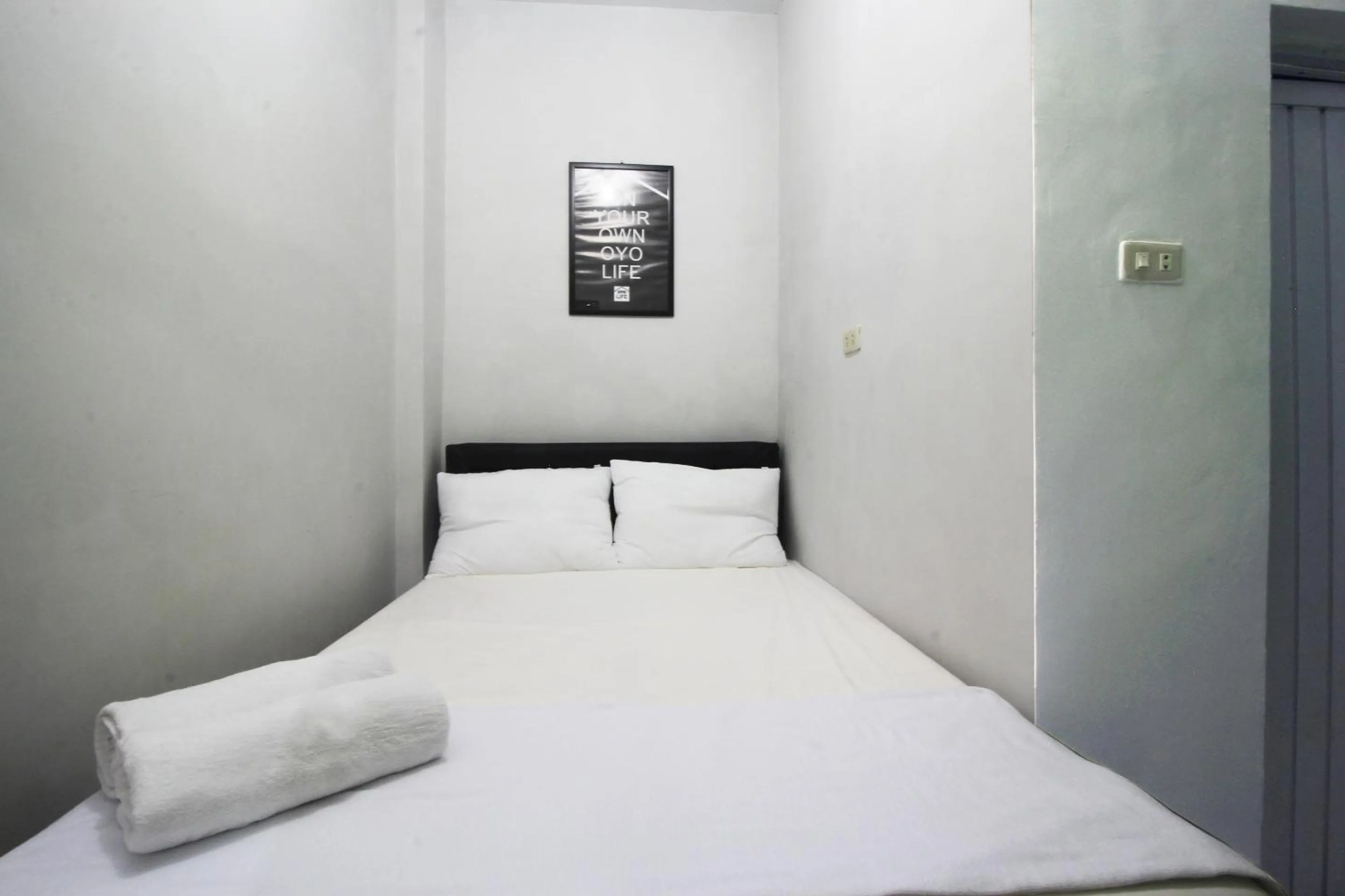 Bedroom, Bed in OYO Life 2273 Pratama Homestay