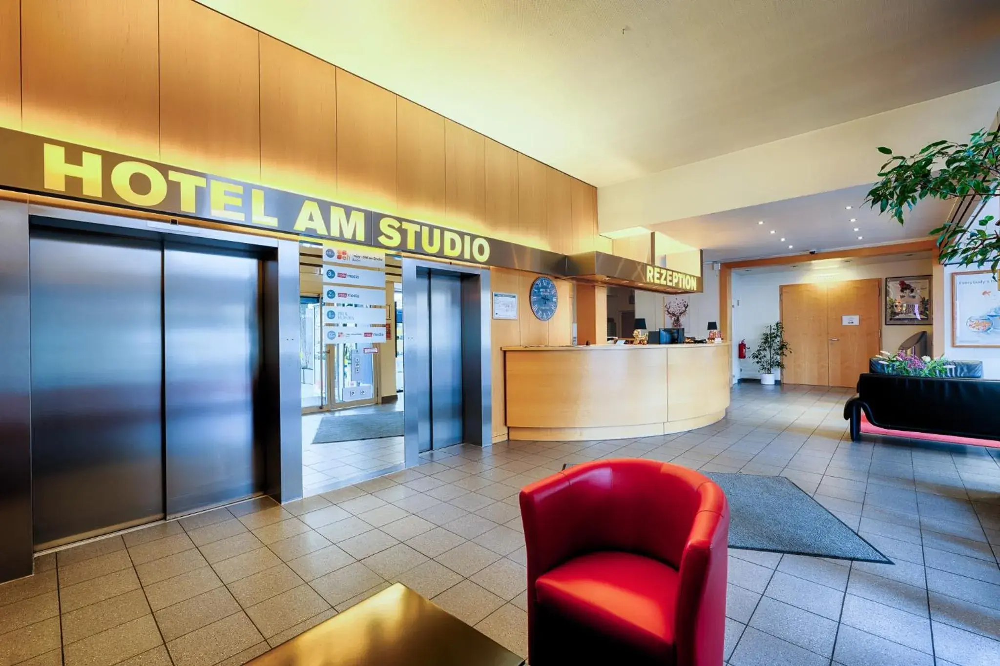 Lobby or reception in Enjoy Hotel am Studio Lobby or reception in Enjoy Hotel am Studio