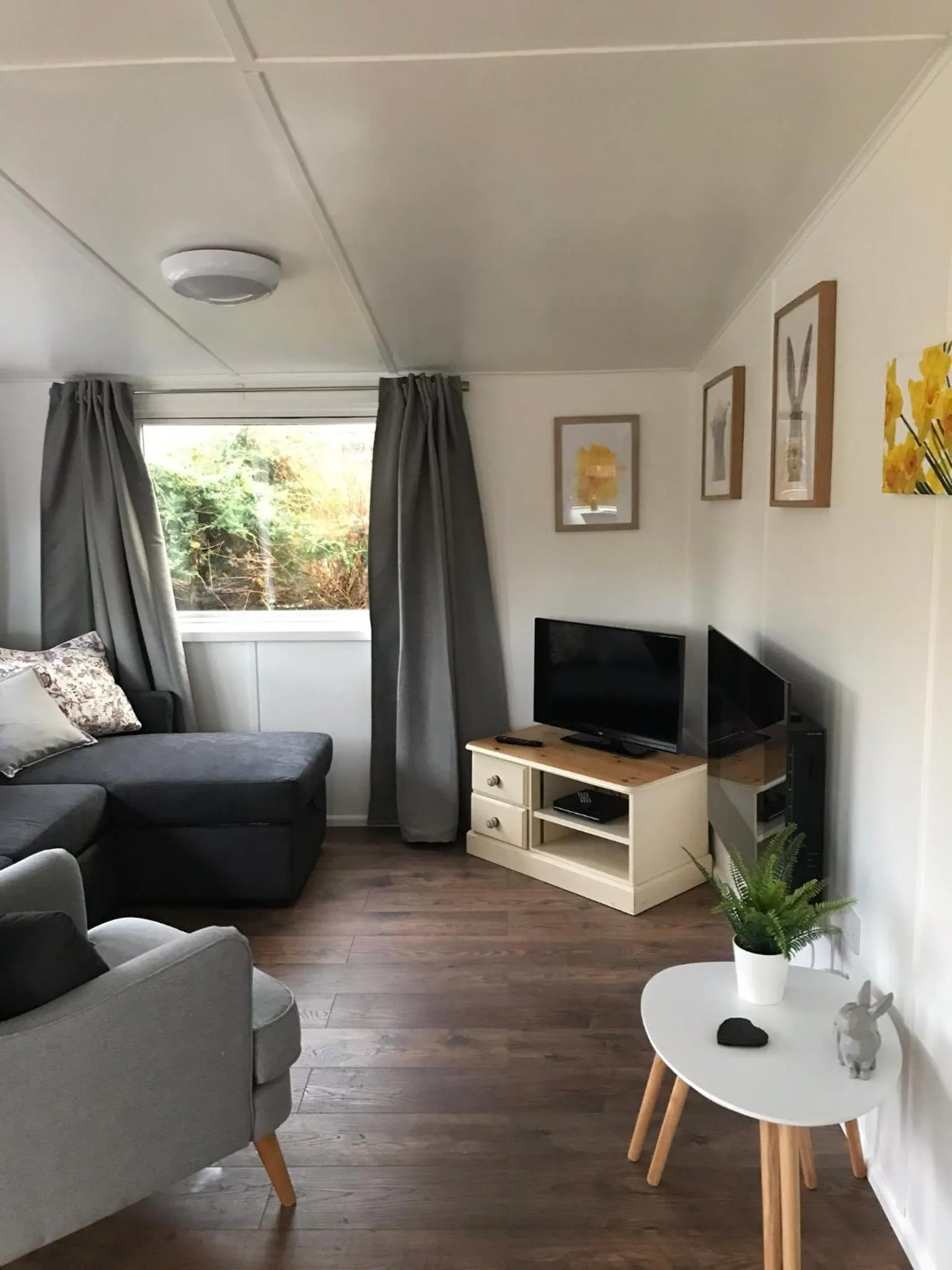Daffodil Lodge