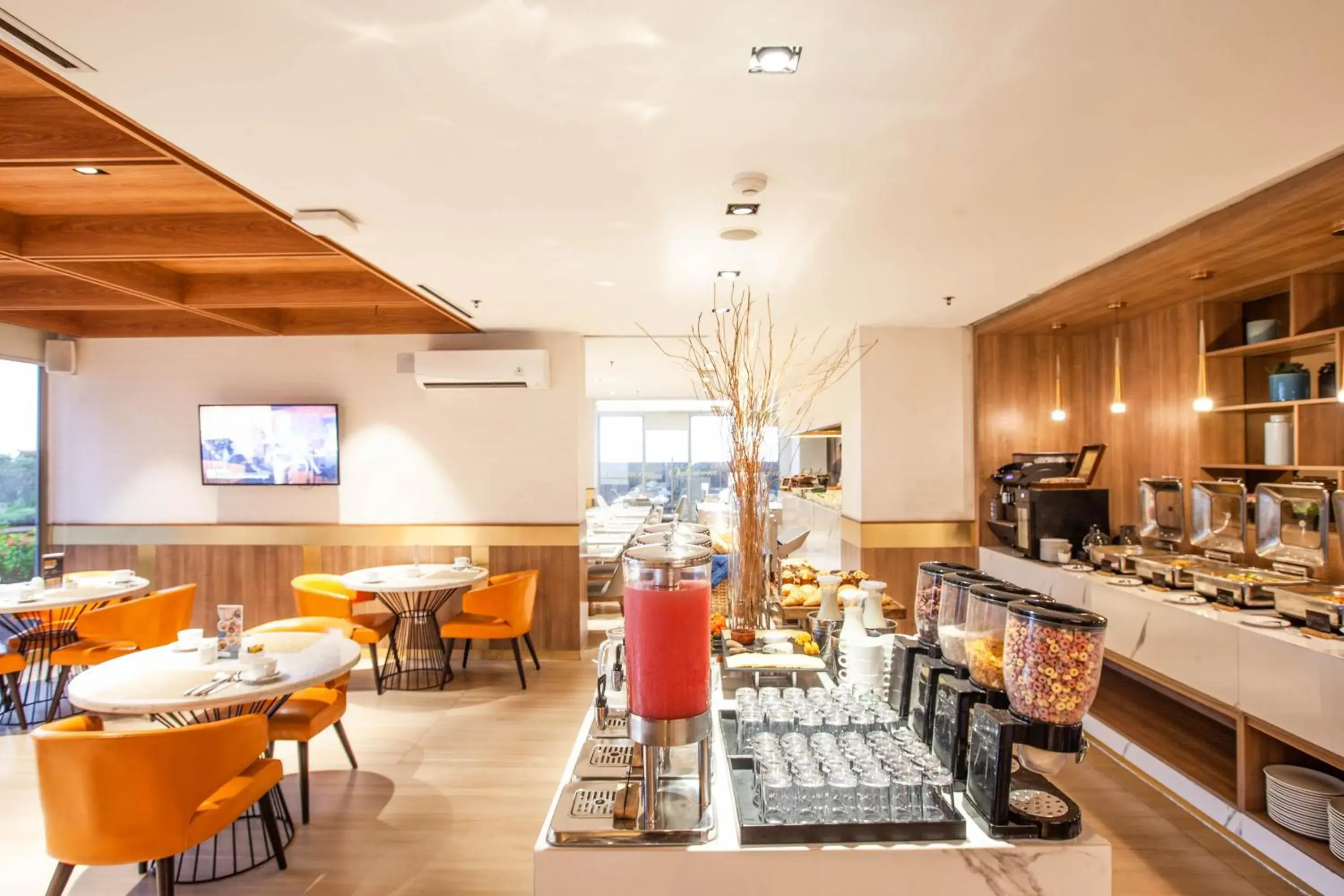 Restaurant/places to eat in Oakwood Apartments PIK Jakarta Restaurant/places to eat in Oakwood Apartments PIK Jakarta