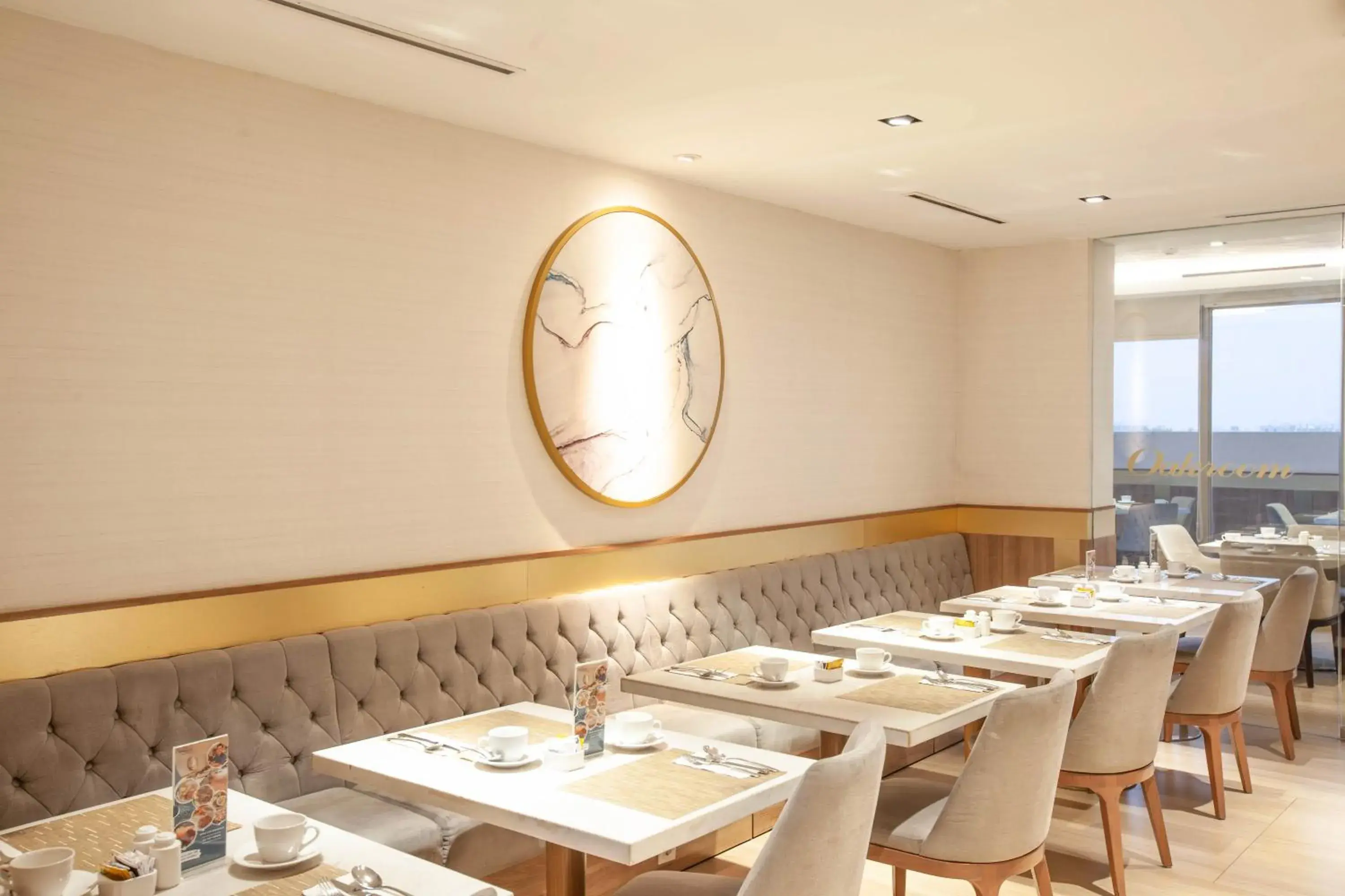 Restaurant/places to eat in Oakwood Apartments PIK Jakarta Restaurant/places to eat in Oakwood Apartments PIK Jakarta