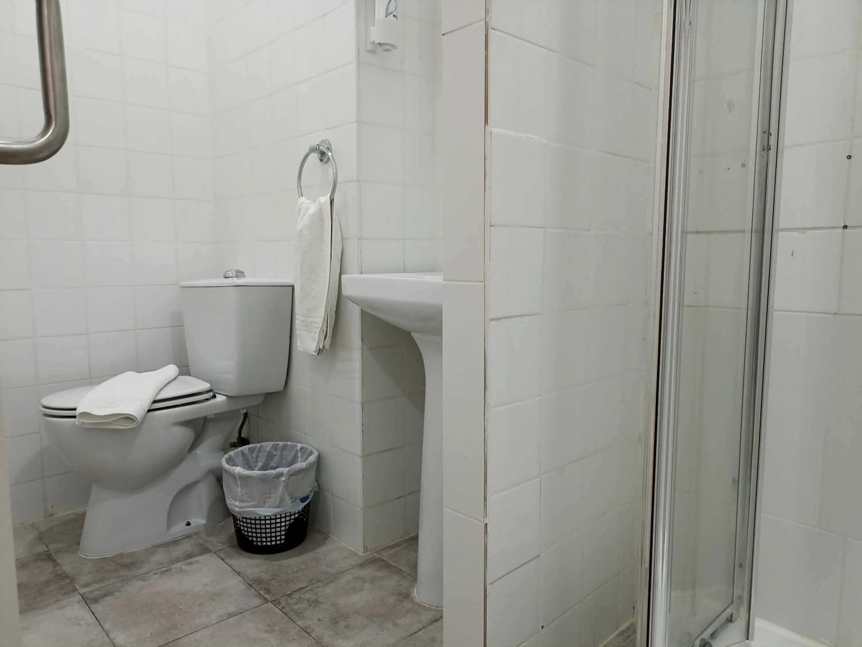 Bathroom in CH Murallas II