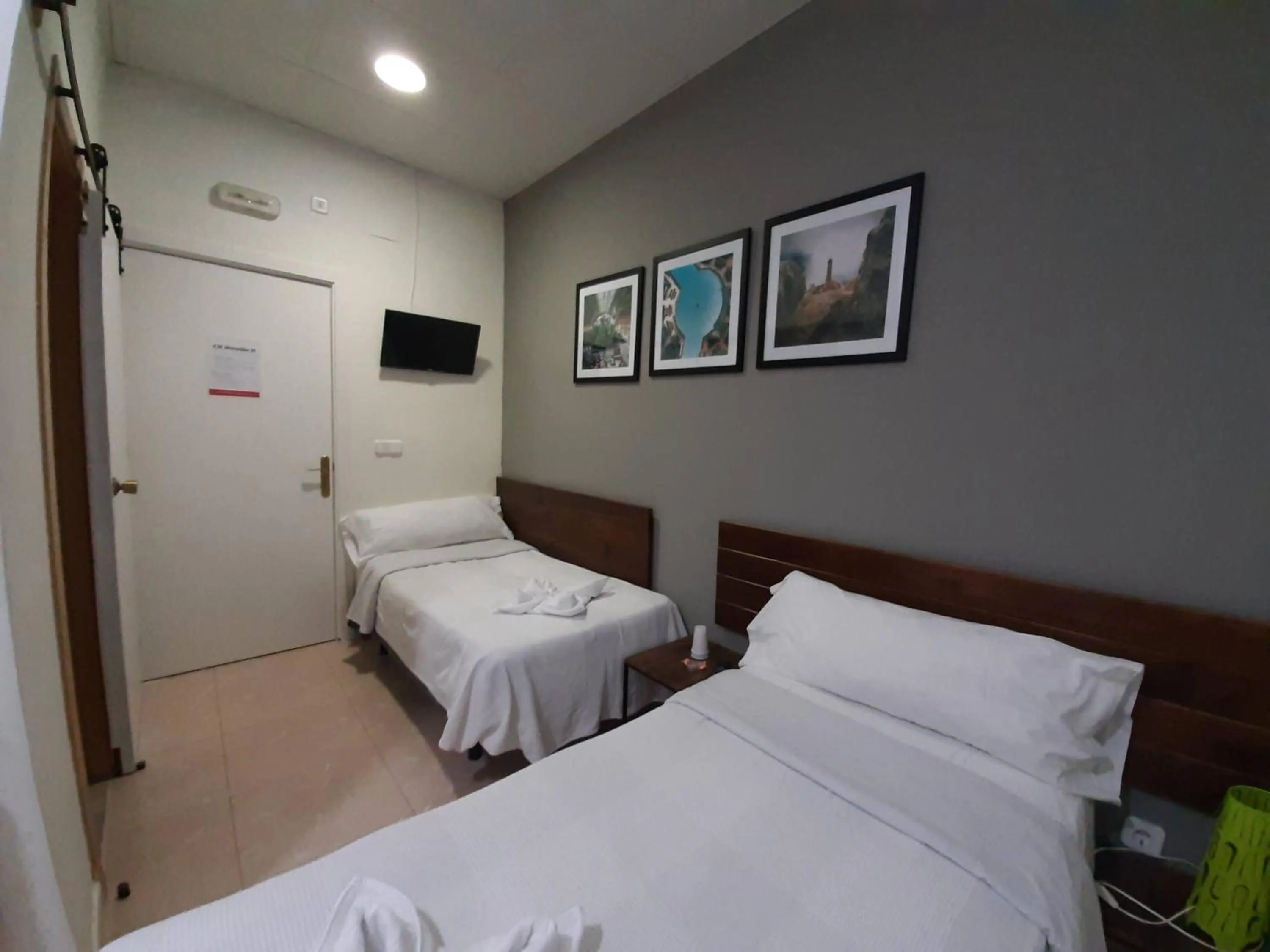 Photo of the whole room, Bed in CH Murallas II