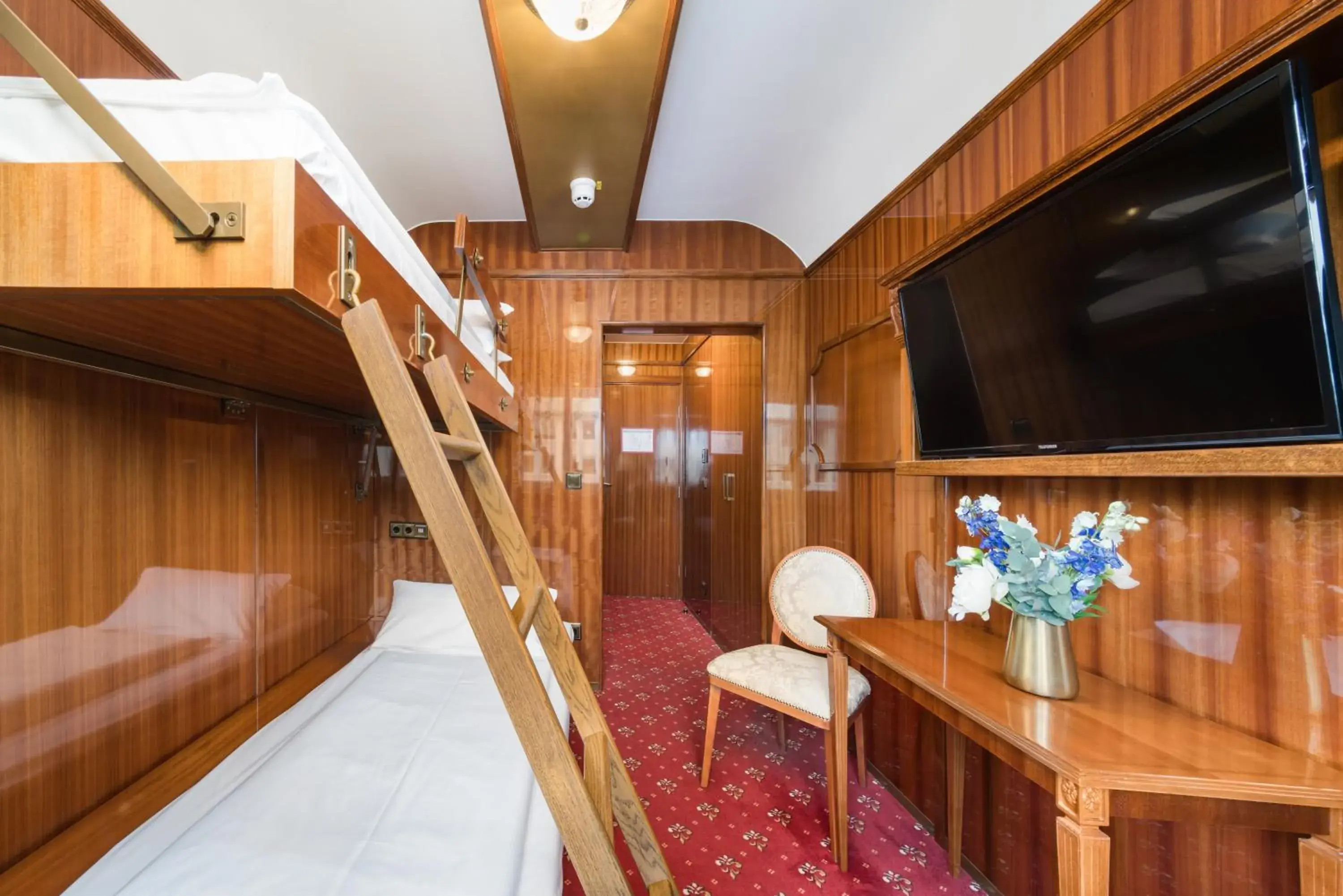 Economy Twin Room in Hôtel du Train Economy Twin Room in Hôtel du Train