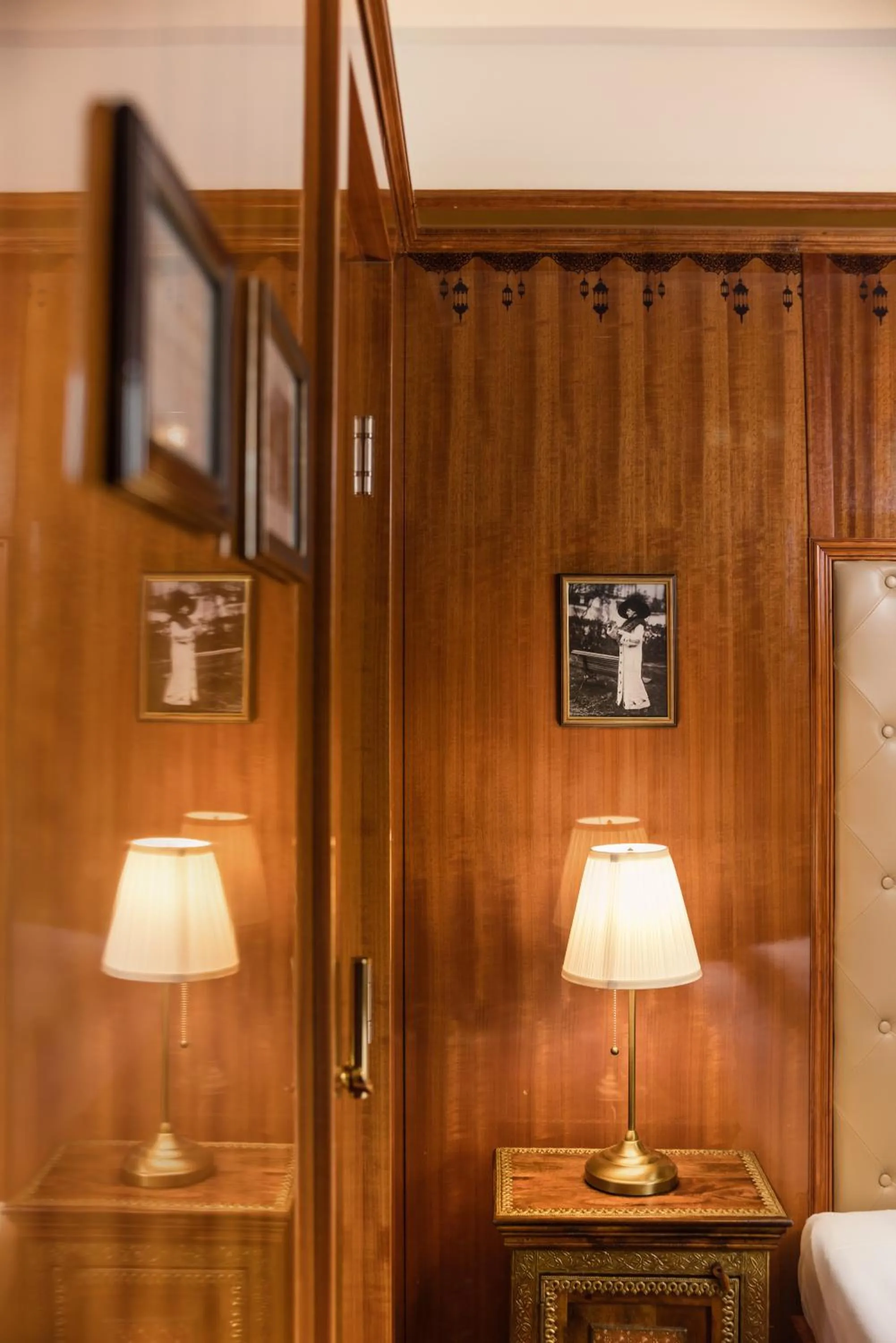 Decorative detail in Hôtel du Train