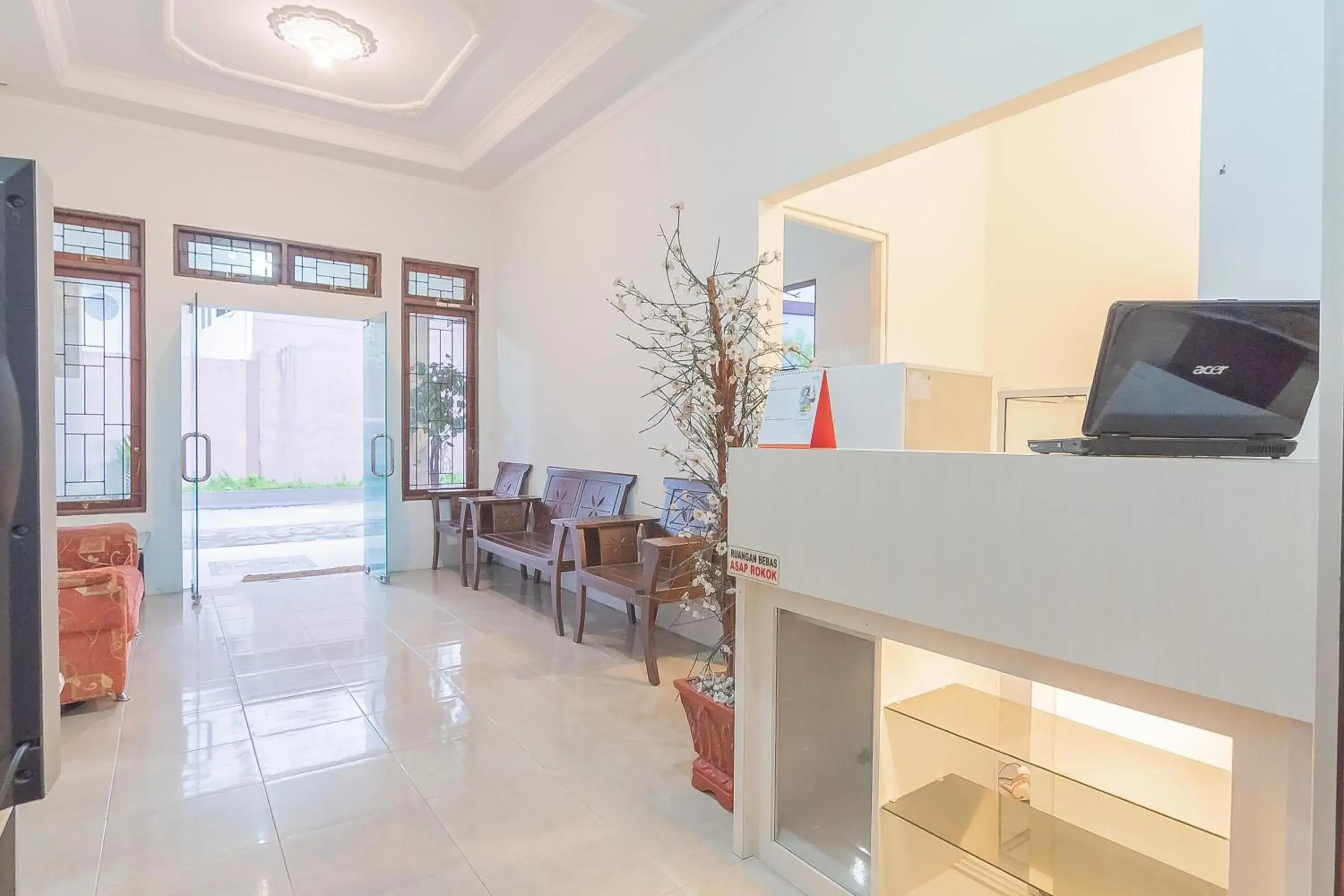 Lobby or reception in RedDoorz at Rajawali KM 5 Palangkaraya Lobby or reception in RedDoorz at Rajawali KM 5 Palangkaraya