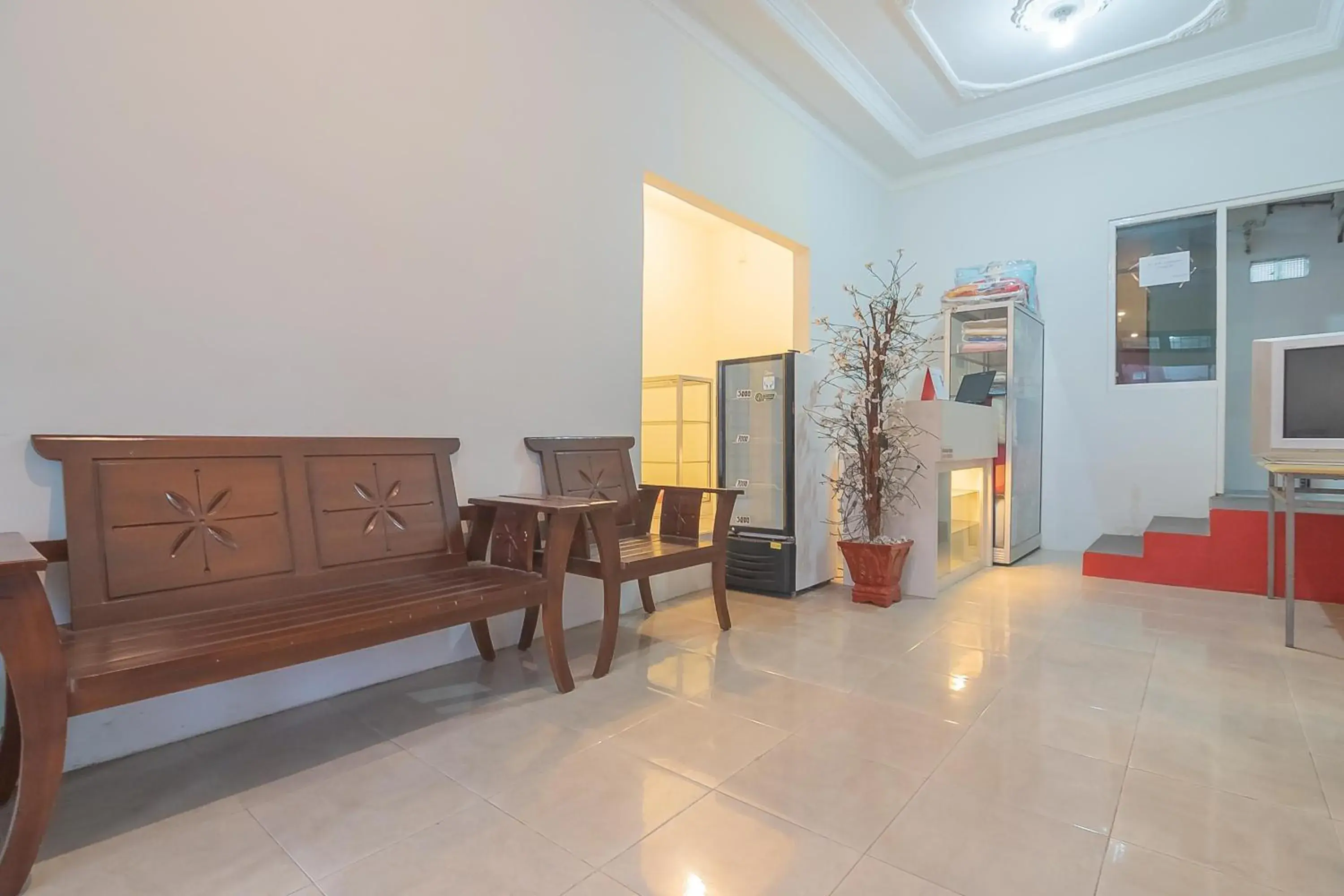 Living room in RedDoorz at Rajawali KM 5 Palangkaraya Living room in RedDoorz at Rajawali KM 5 Palangkaraya