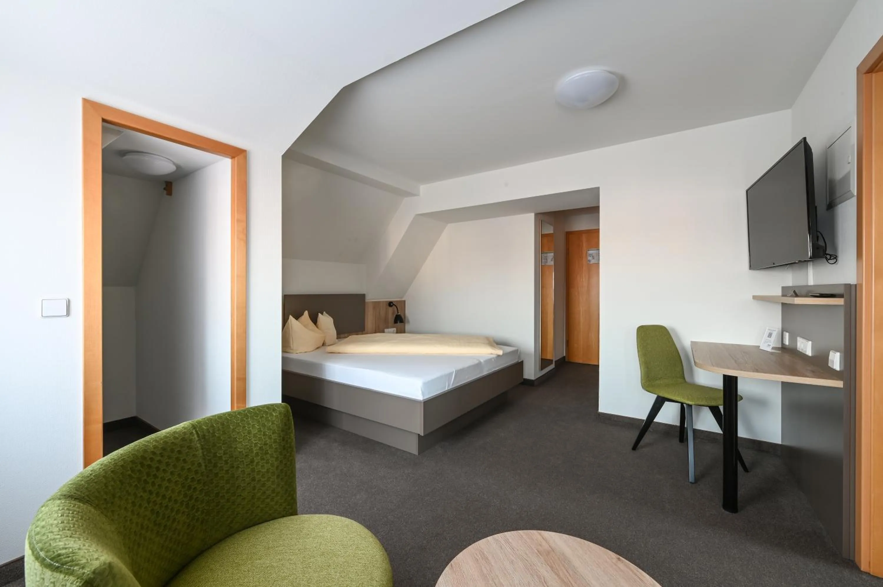 Photo of the whole room, Bed in Landschloss Korntal