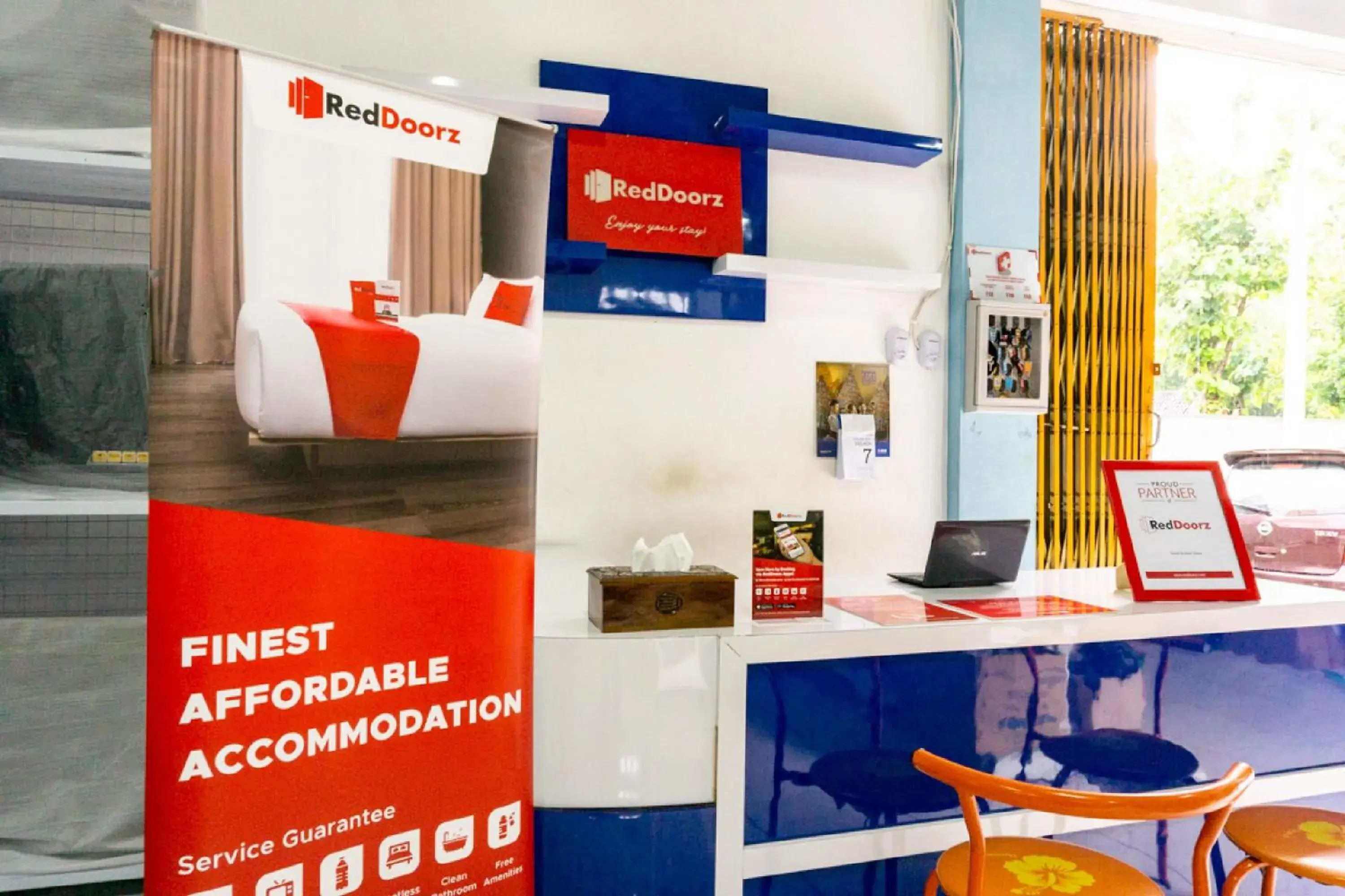 Lobby or reception in RedDoorz near Benteng Van Den Bosch Lobby or reception in RedDoorz near Benteng Van Den Bosch