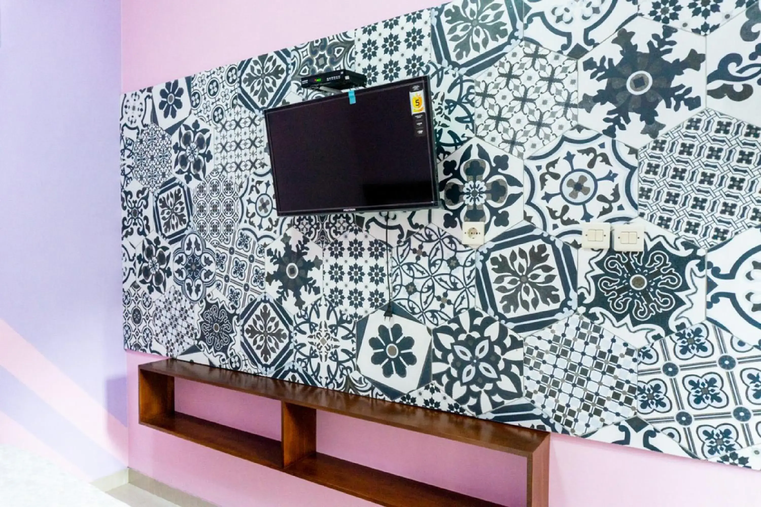 RedDoorz near Benteng Van Den Bosch RedDoorz near Benteng Van Den Bosch