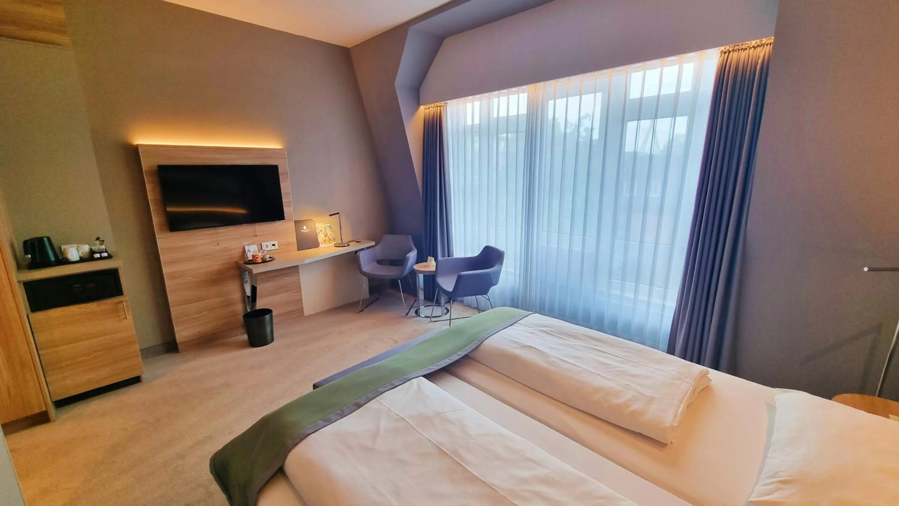 Photo of the whole room, Bed in Hotel Panorama Hamburg-Harburg