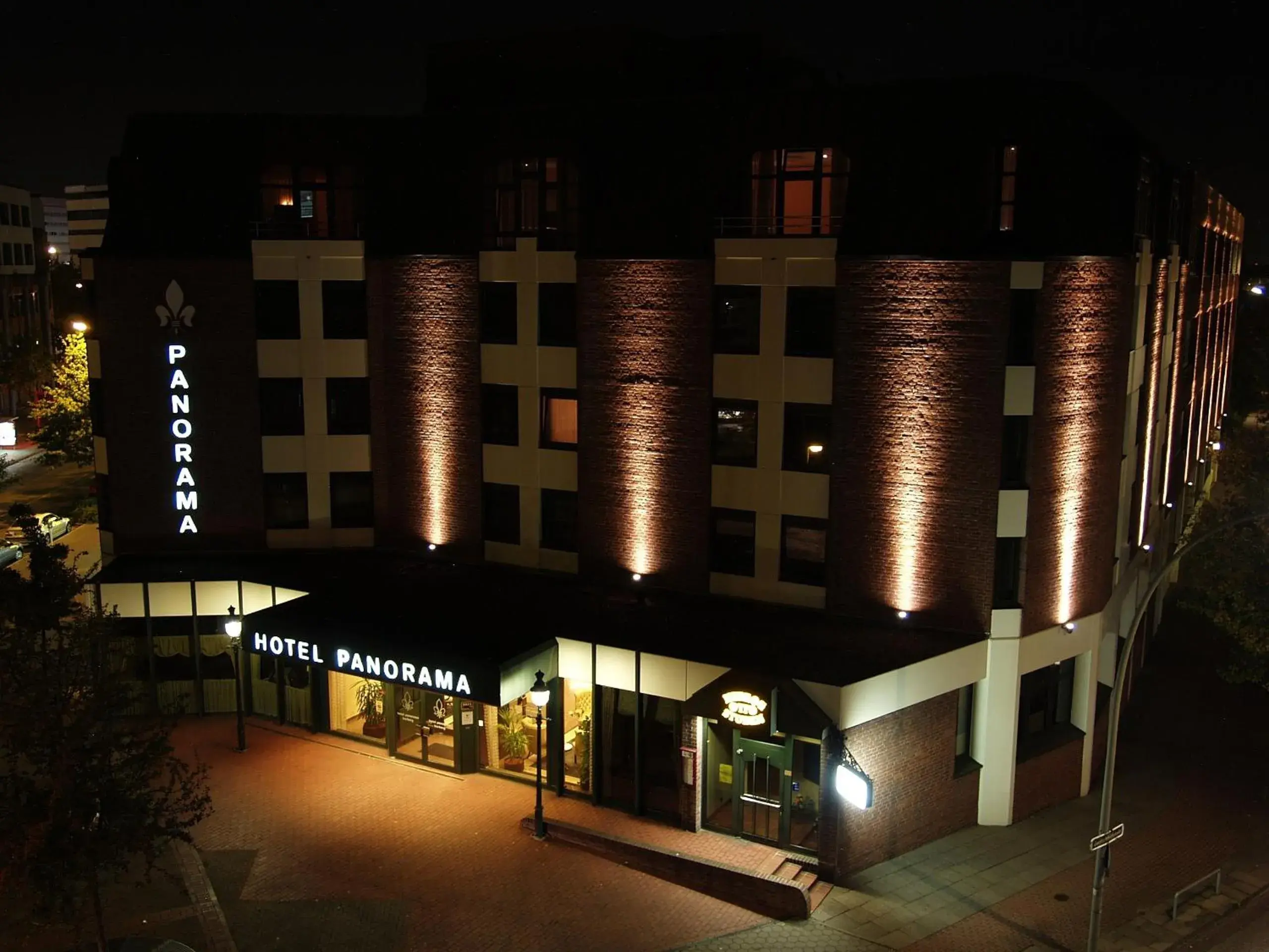 Facade/entrance in Hotel Panorama Hamburg-Harburg Facade/entrance in Hotel Panorama Hamburg-Harburg